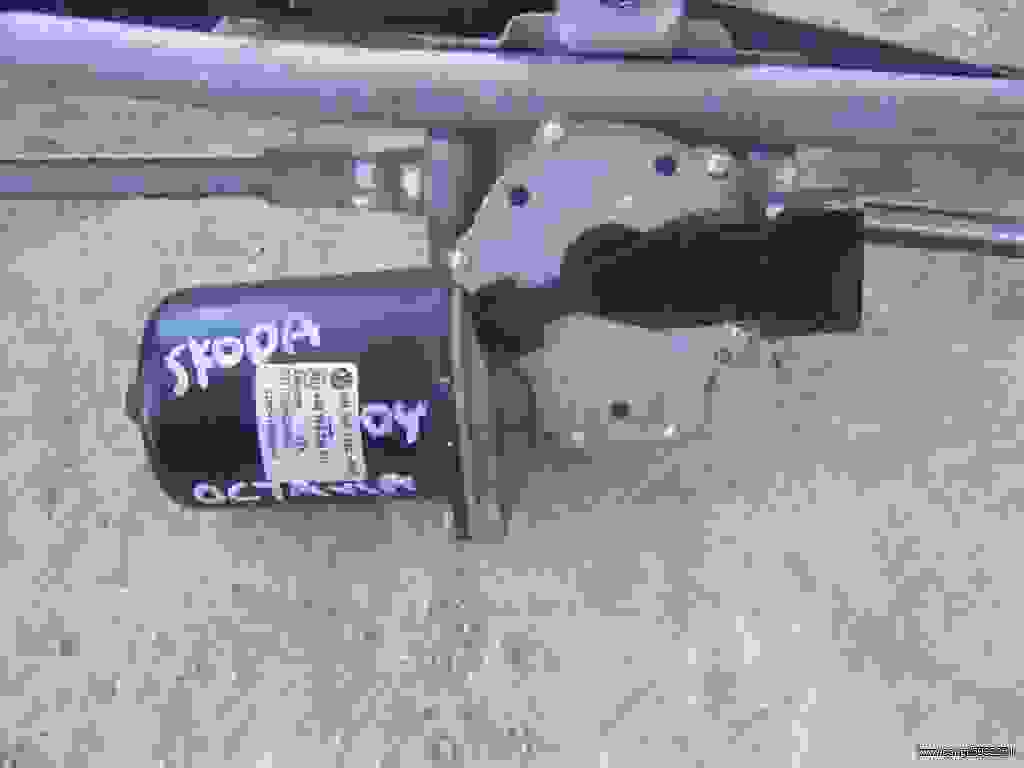 Υαλοκαθαριστήρες μοτέρ – μπράτσα Skoda Octavia 04′