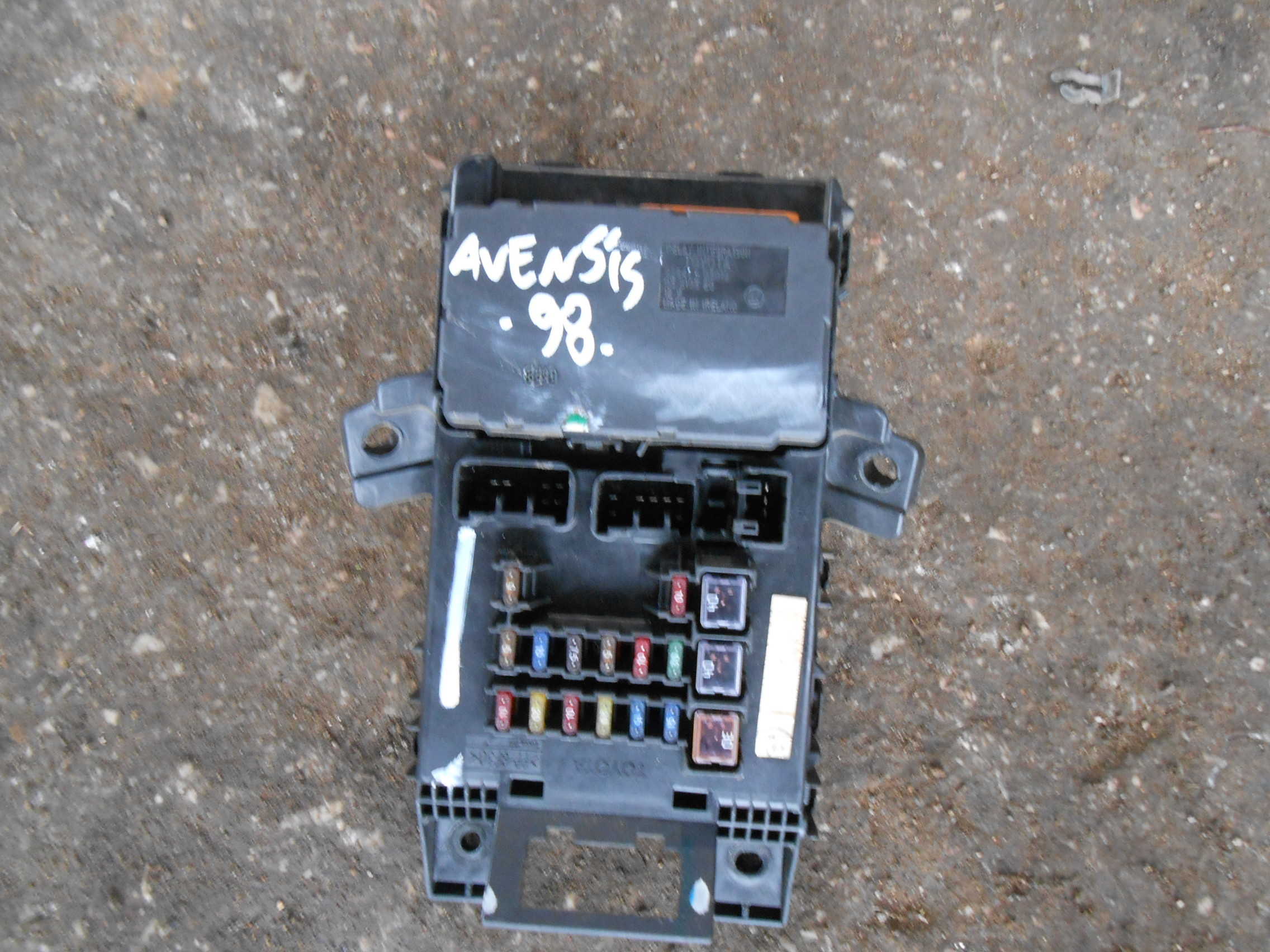 Ασφάλειες (8273005010) (213840011498) (8264105010) (05810520) Toyota Avensis ’98