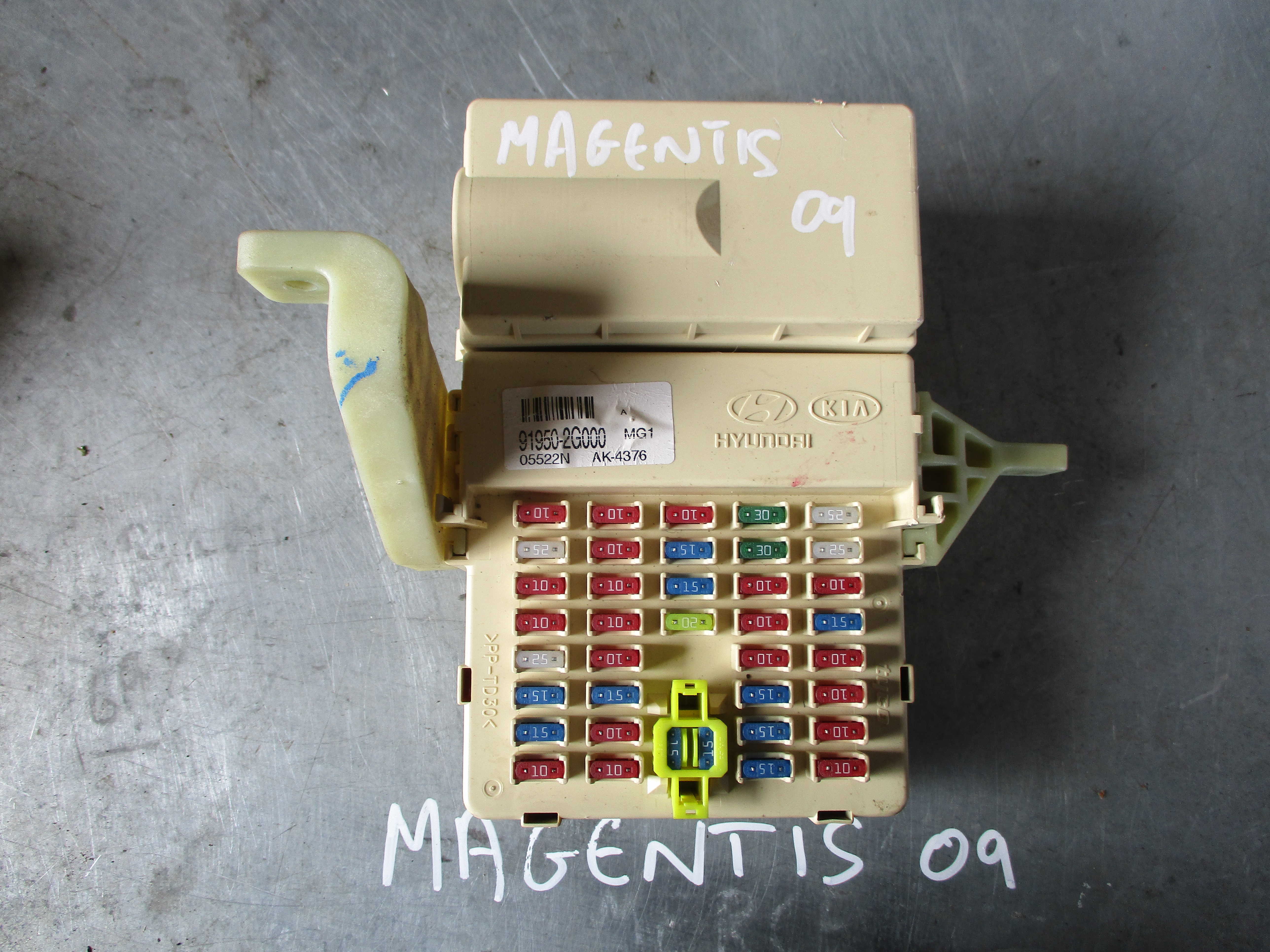 Ασφάλειες (919502G000) Kia Magentis ’09