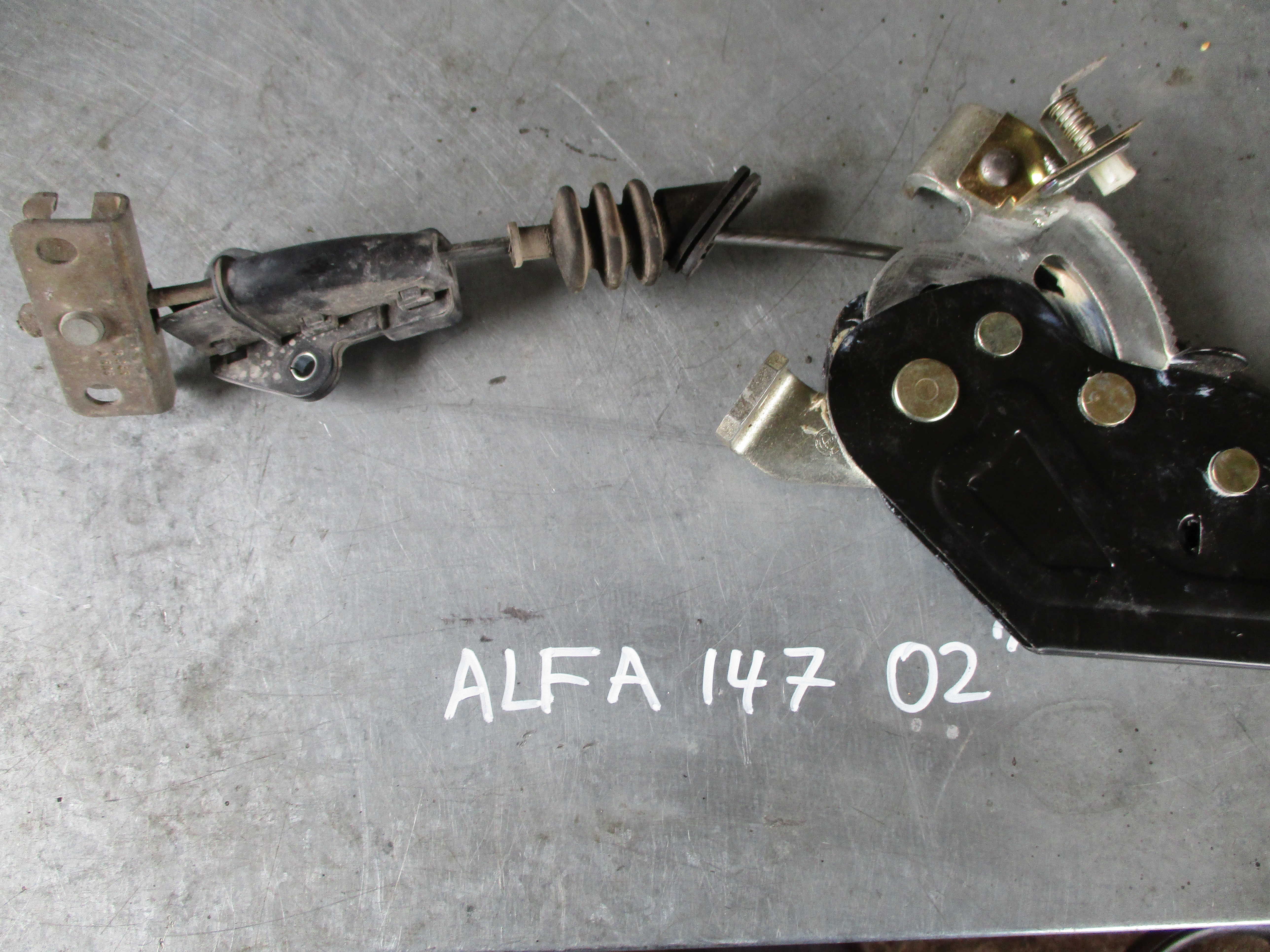 Χειρόφρενο Alfa Romeo 147 ’01