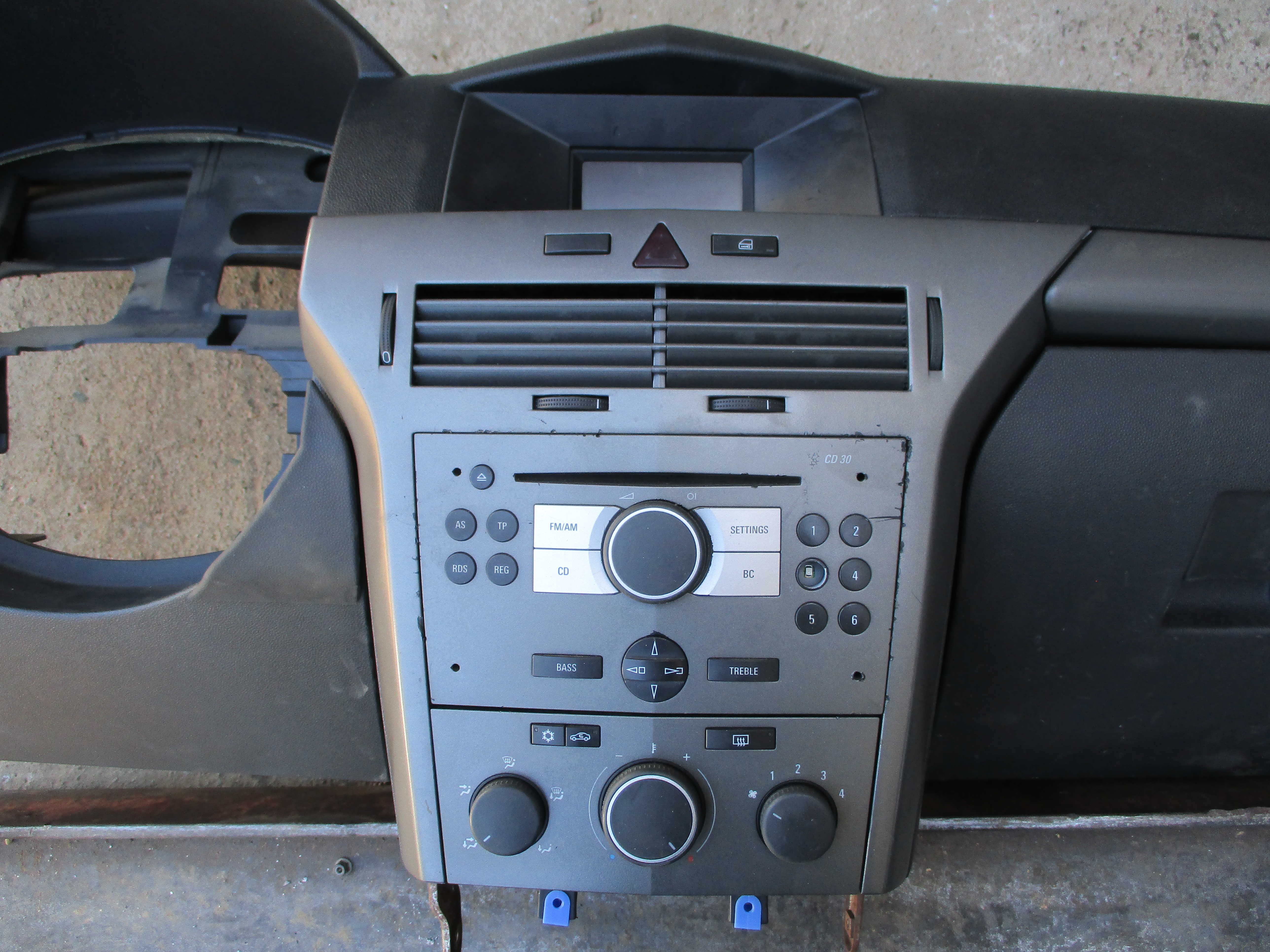 Χειριστήρια Κλιματισμού-Καλοριφέρ Opel Astra H ’05 Προσφορά.