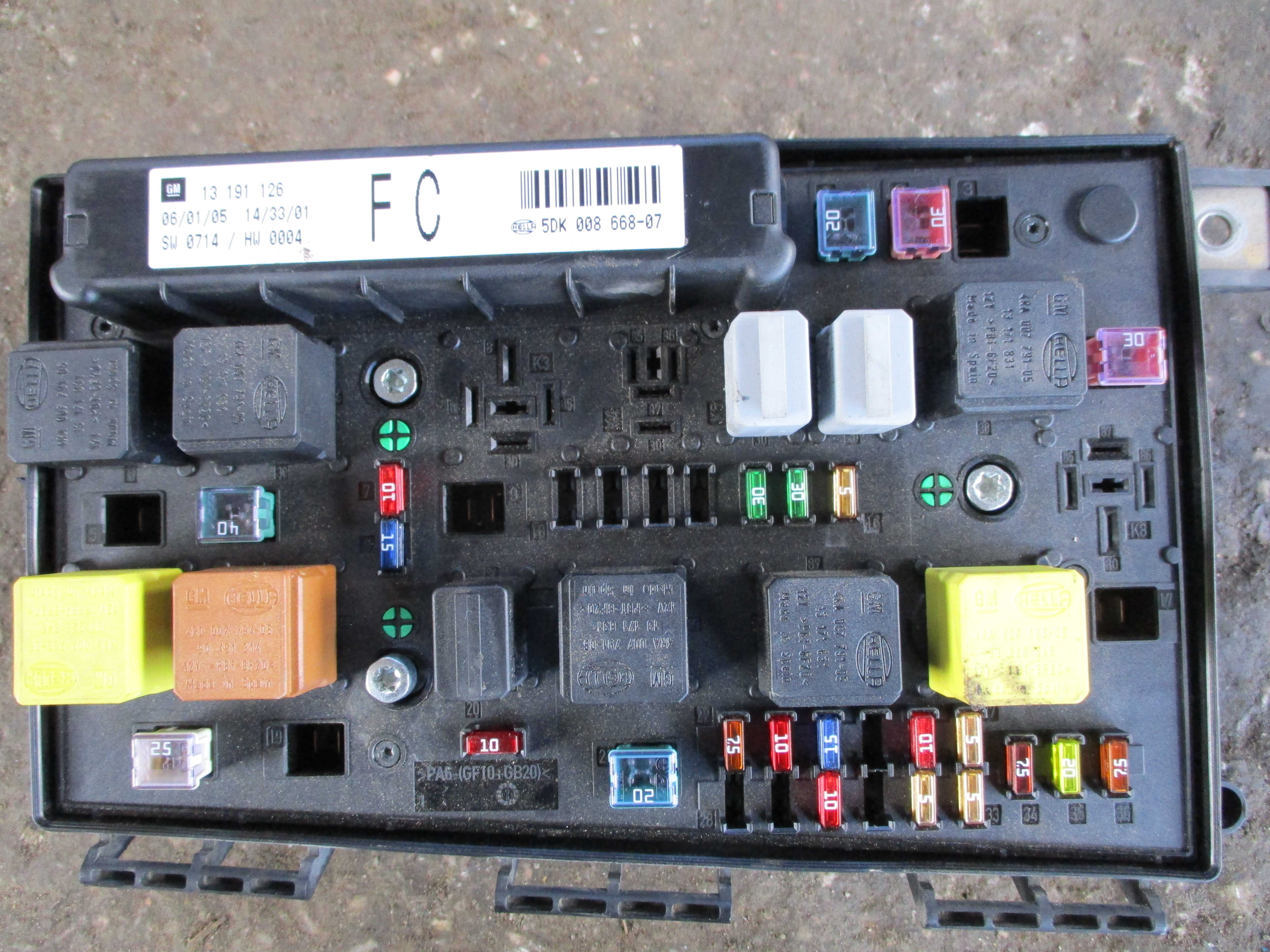 Ασφαλειοθήκη ( 13191126 ) Opel Astra H ’05 Προσφορά.