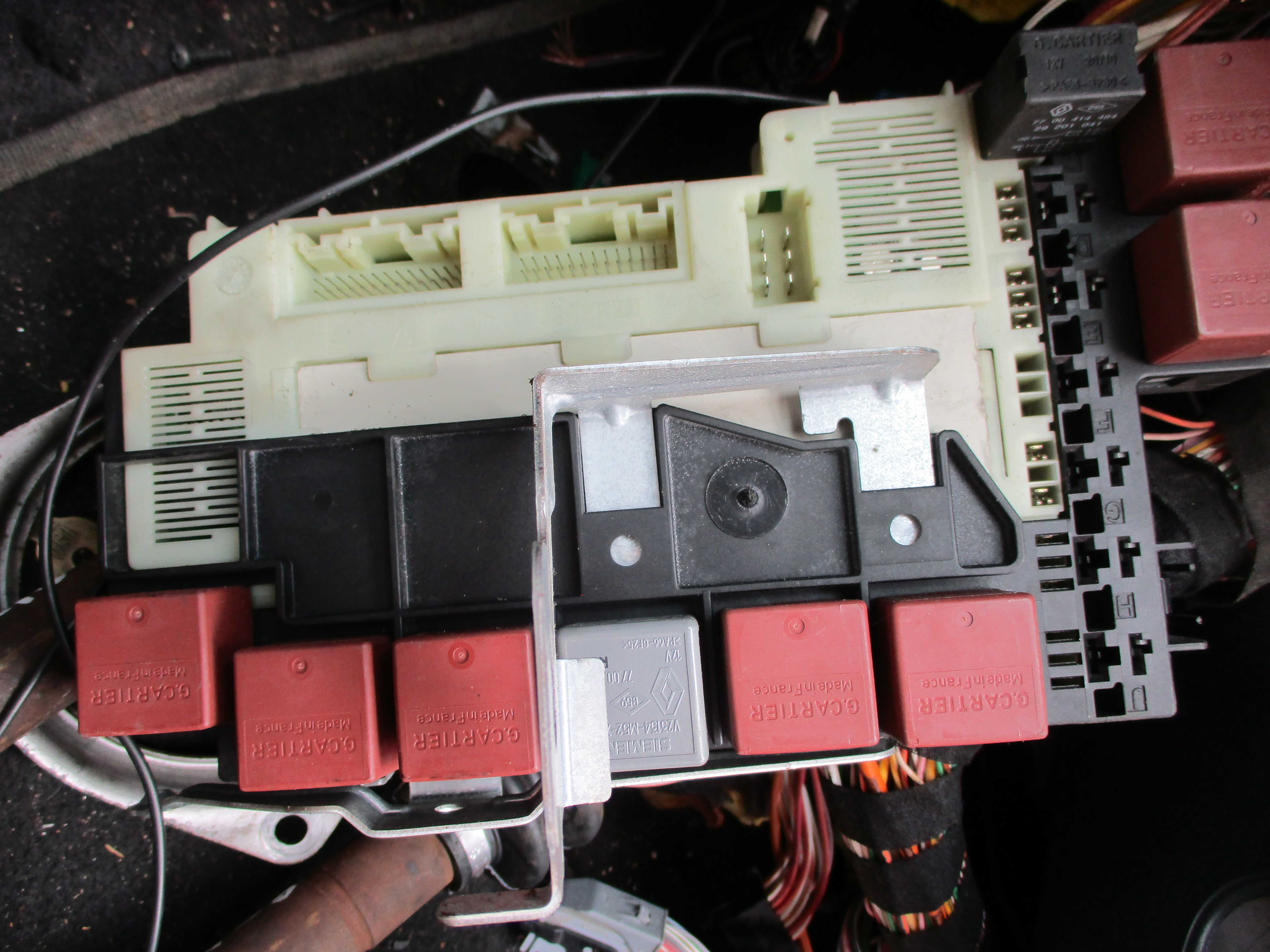 Ασφάλειες (BNTN4,21656615) Renault Clio ’01