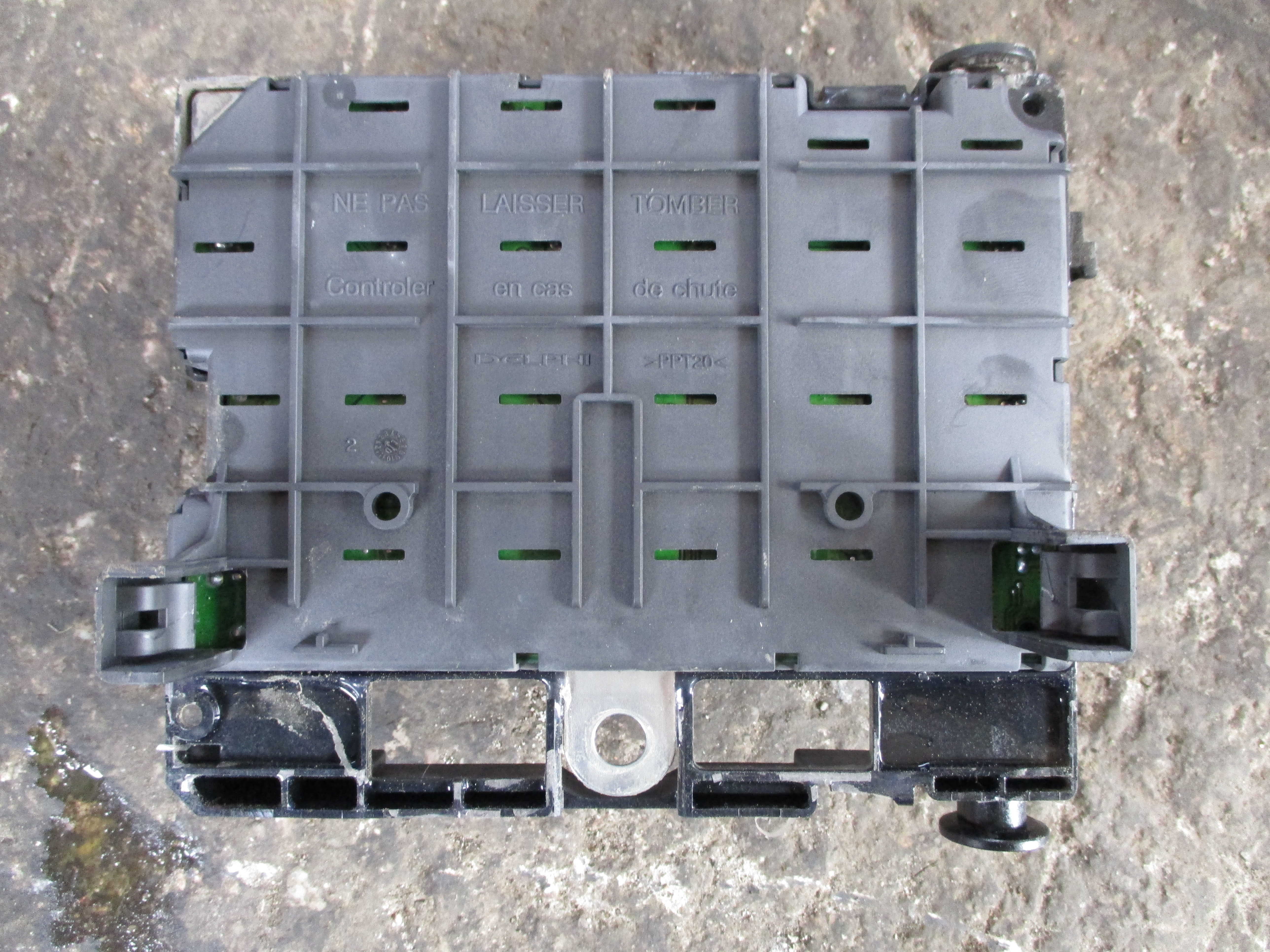 Ασφάλειες (9651196980,9650664080,9651197680) Peugeot 307 ’03