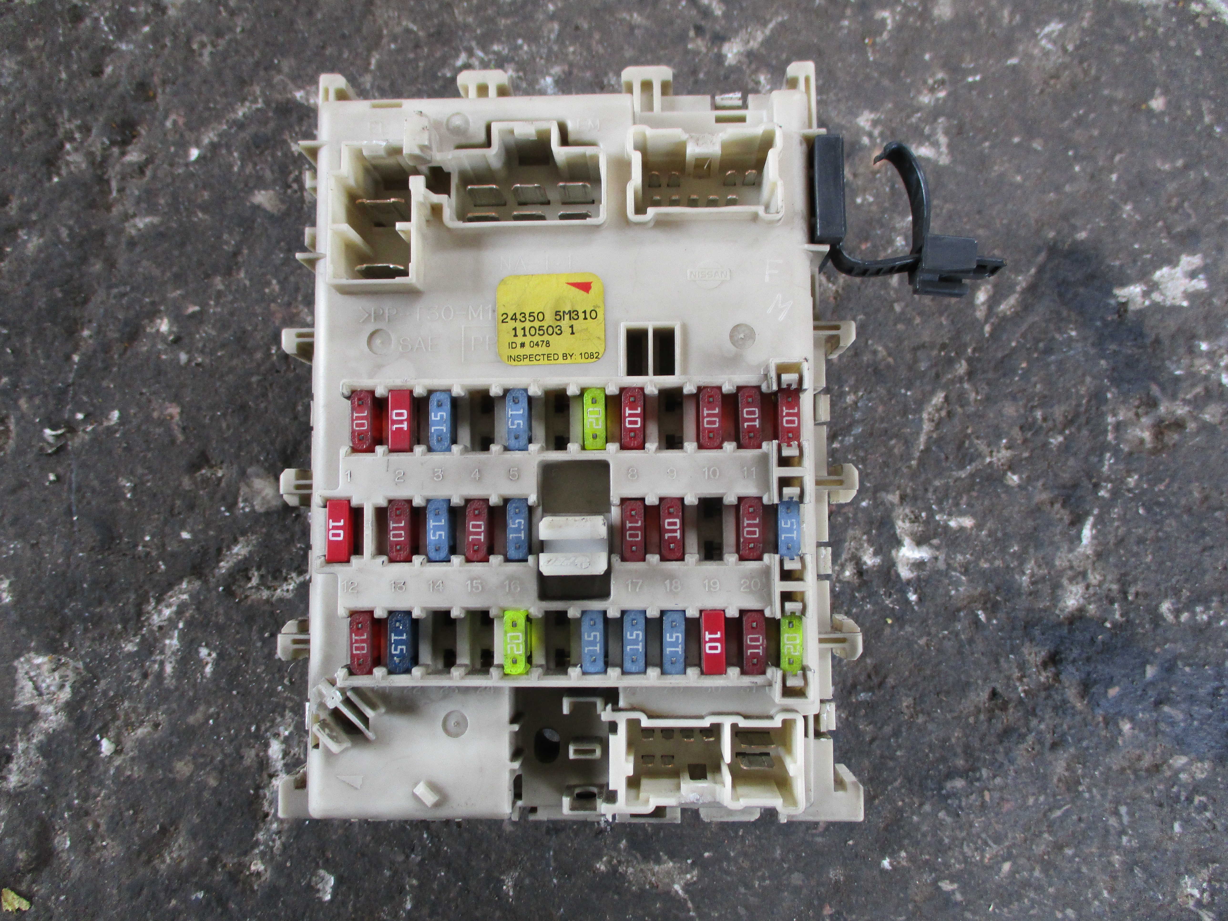 Ασφάλειες (243505Μ310) Nissan Almera N16 ’04