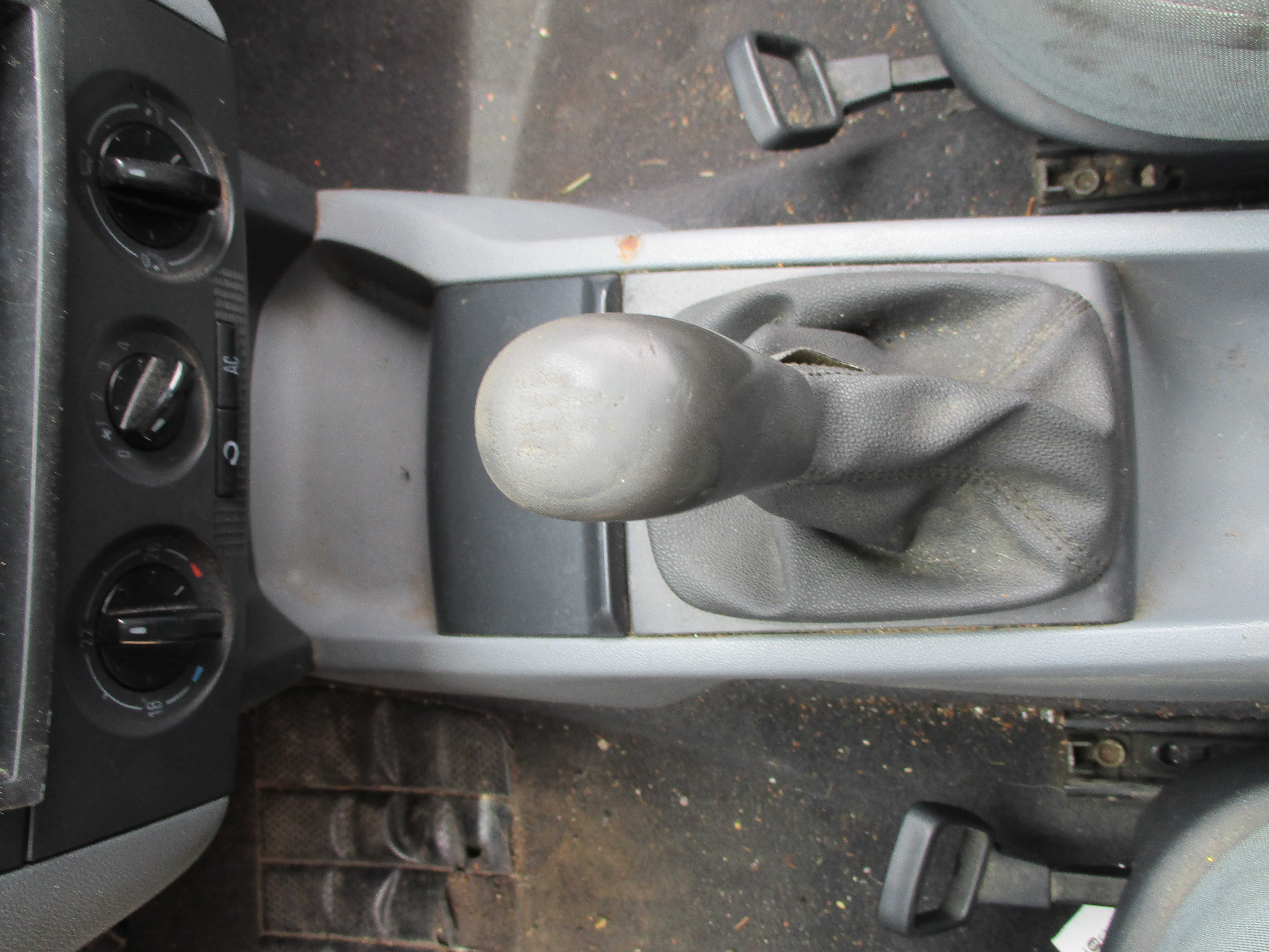 Λεβιές ταχυτήτων Skoda Fabia ’01 Προσφορά.