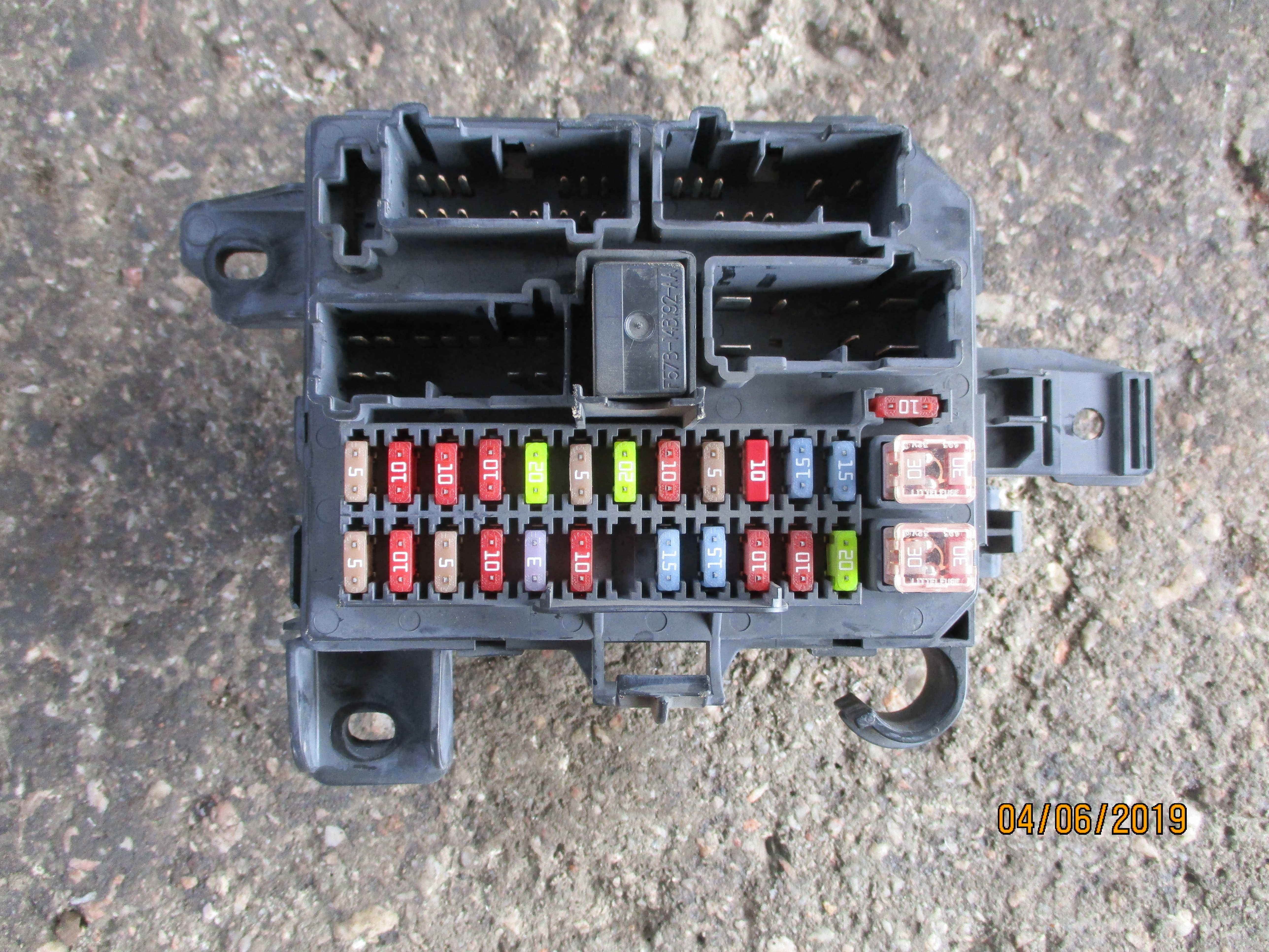 Ασφαλειοθήκη Ford Maverick ’03 Προσφορά.