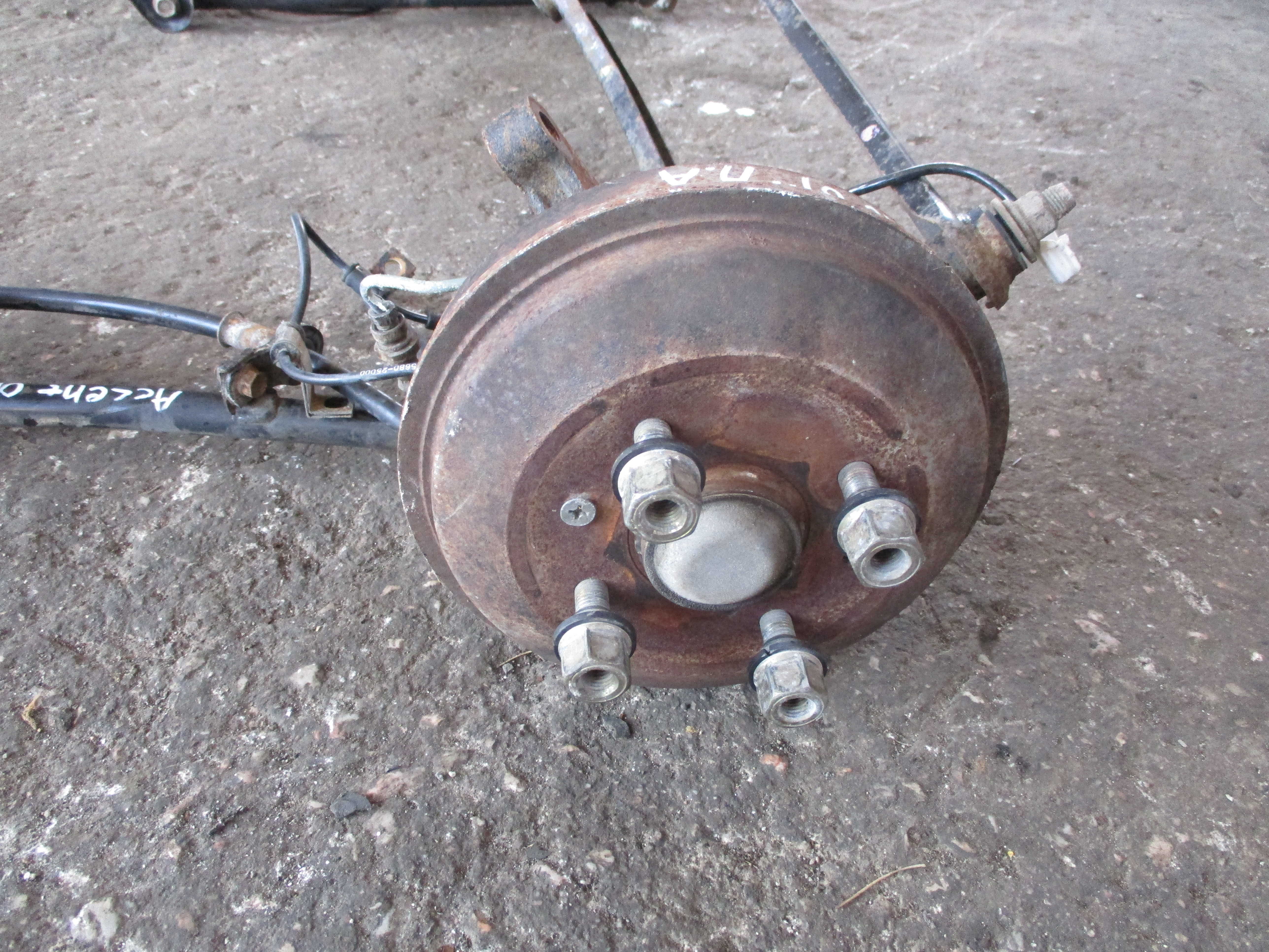 Ακραξόνια Πίσω Hyundai Accent ’01 Προσφορά.