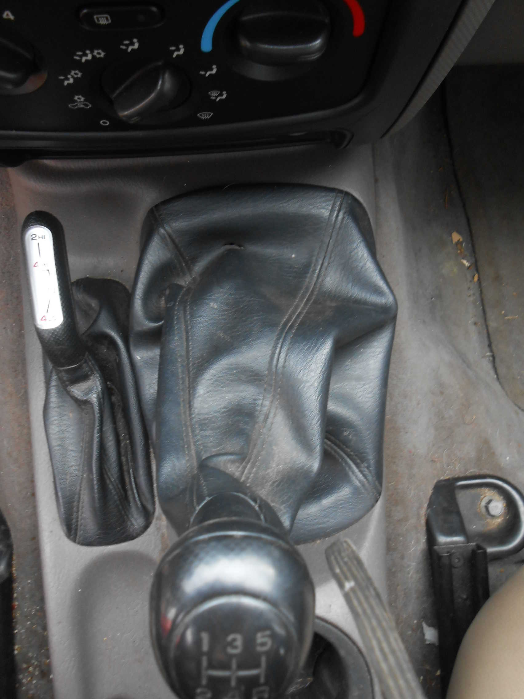 Λεβιές ΤαχυτήτωνJeep Cherokee KJ ’03 Προσφορά.