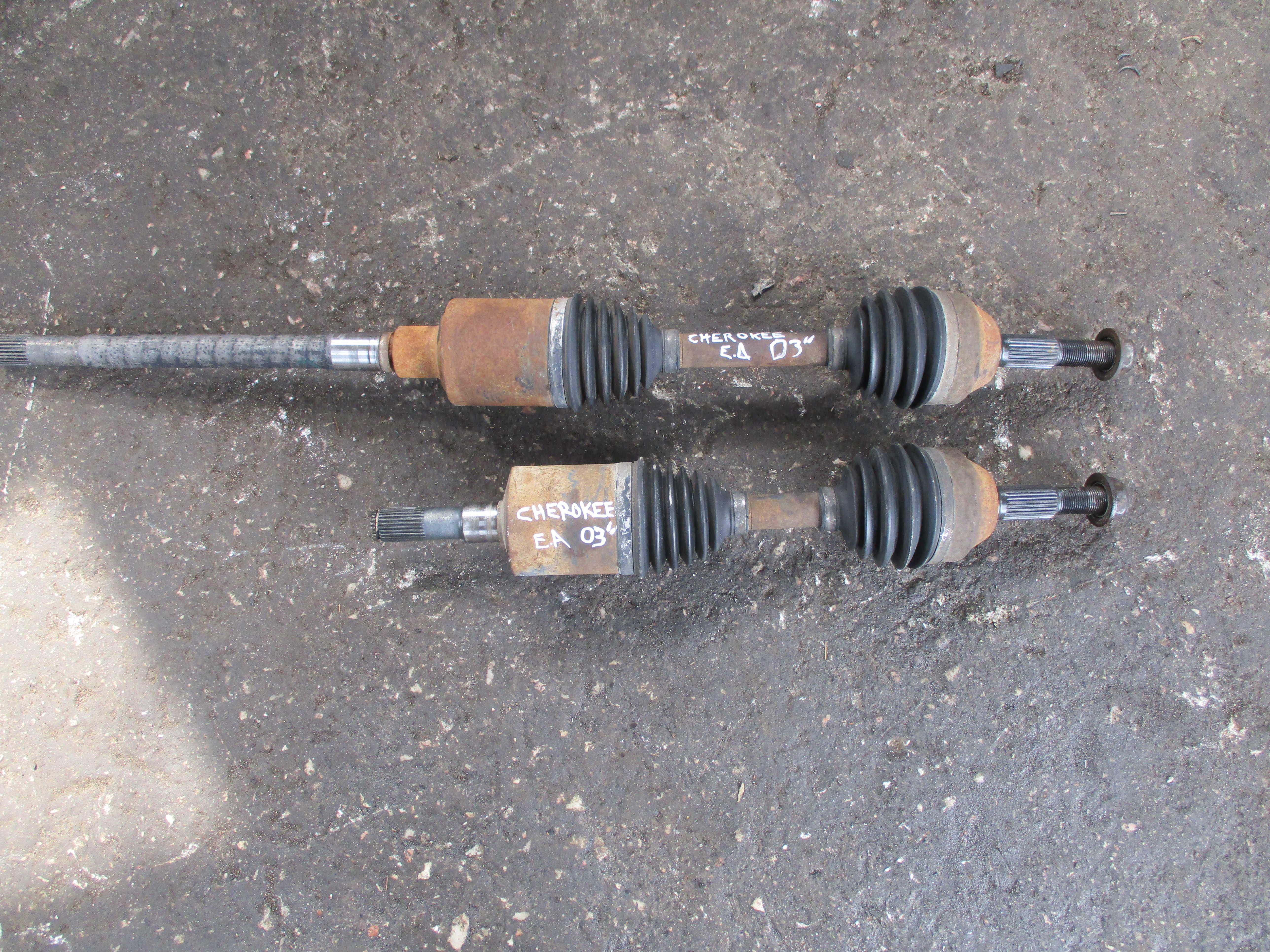 Ημιαξόνιο Αριστερό-Δεξί Jeep Cherokee KJ ’03 Προσφορά.