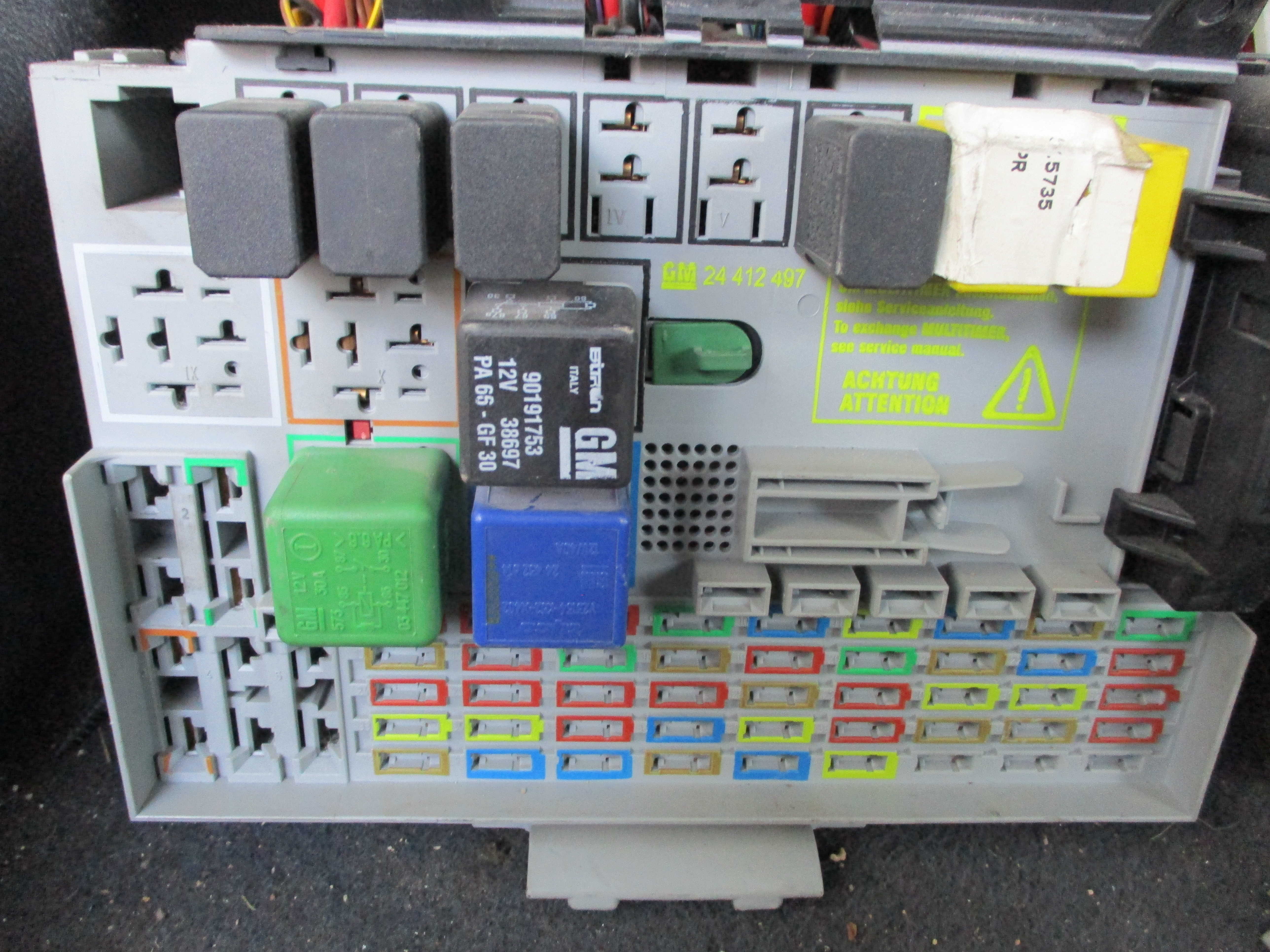 Ασφαλειοθήκη ( 24412497 ) Opel Astra G Van ’03 Προσφορά.