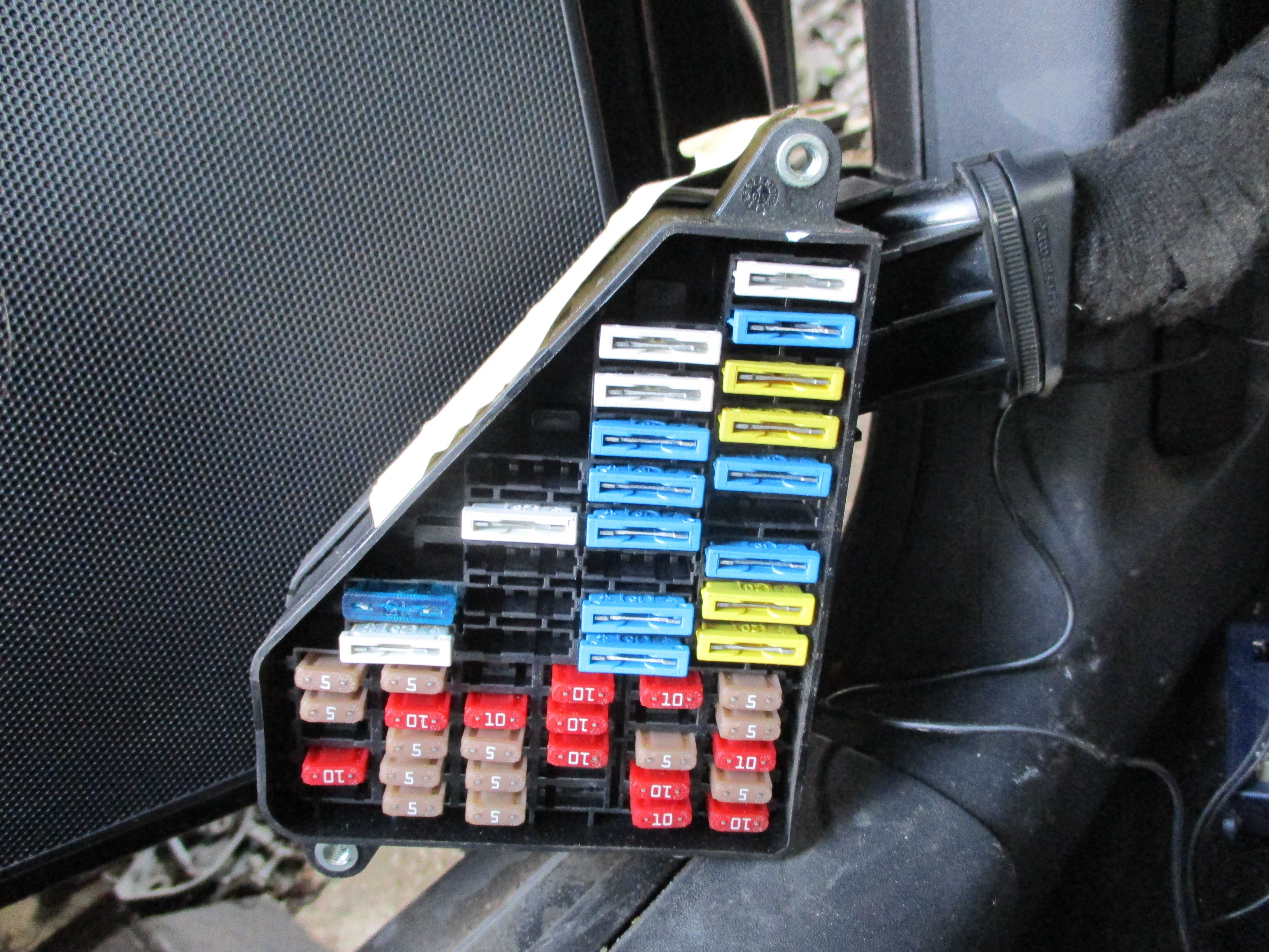 Ασφάλειες (6Q1937049D) Seat Cordoba ’07