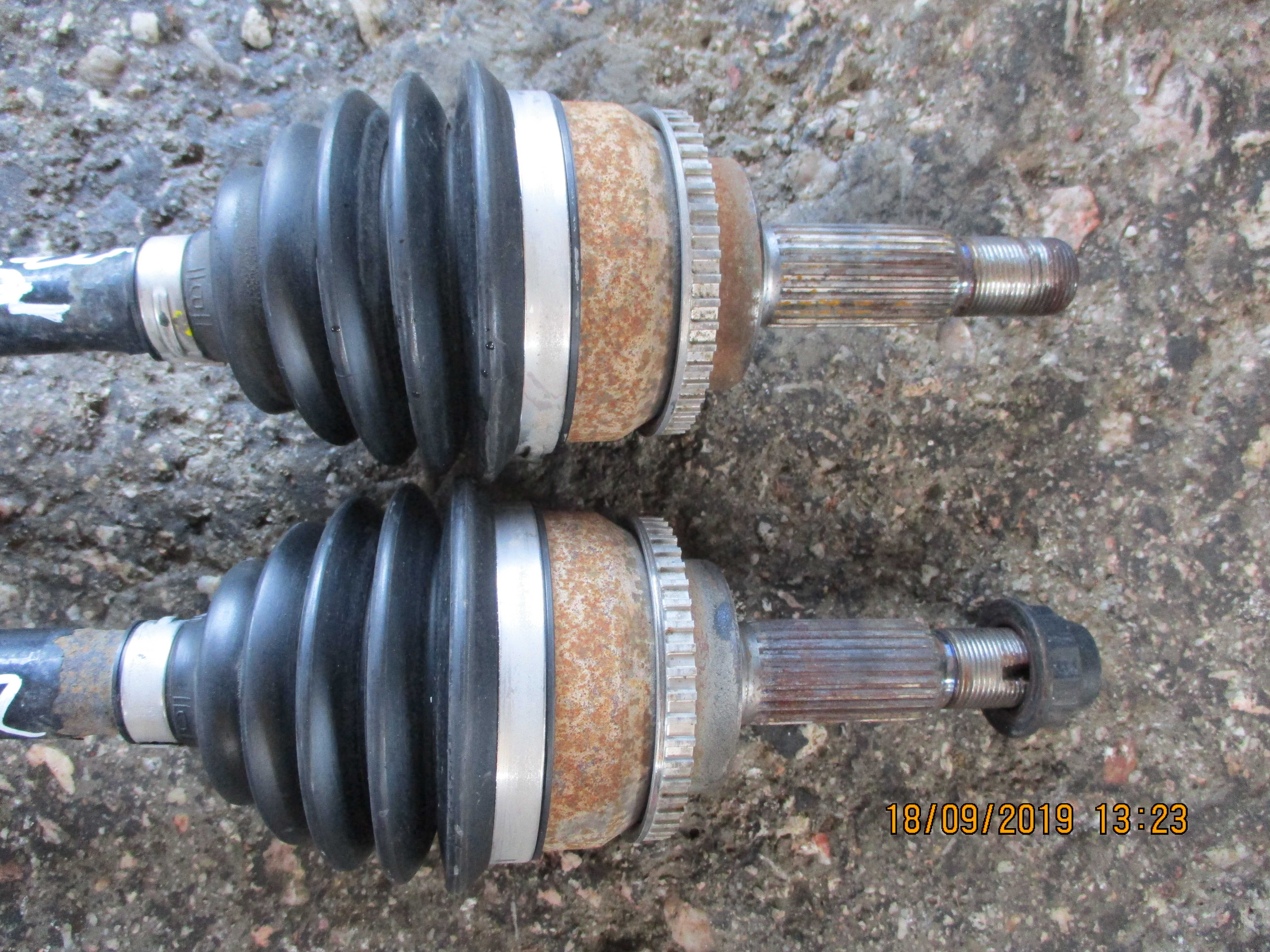 Ημιαξόνιο Αριστερό-Δεξί Toyota Corolla ’02 Προσφορά.