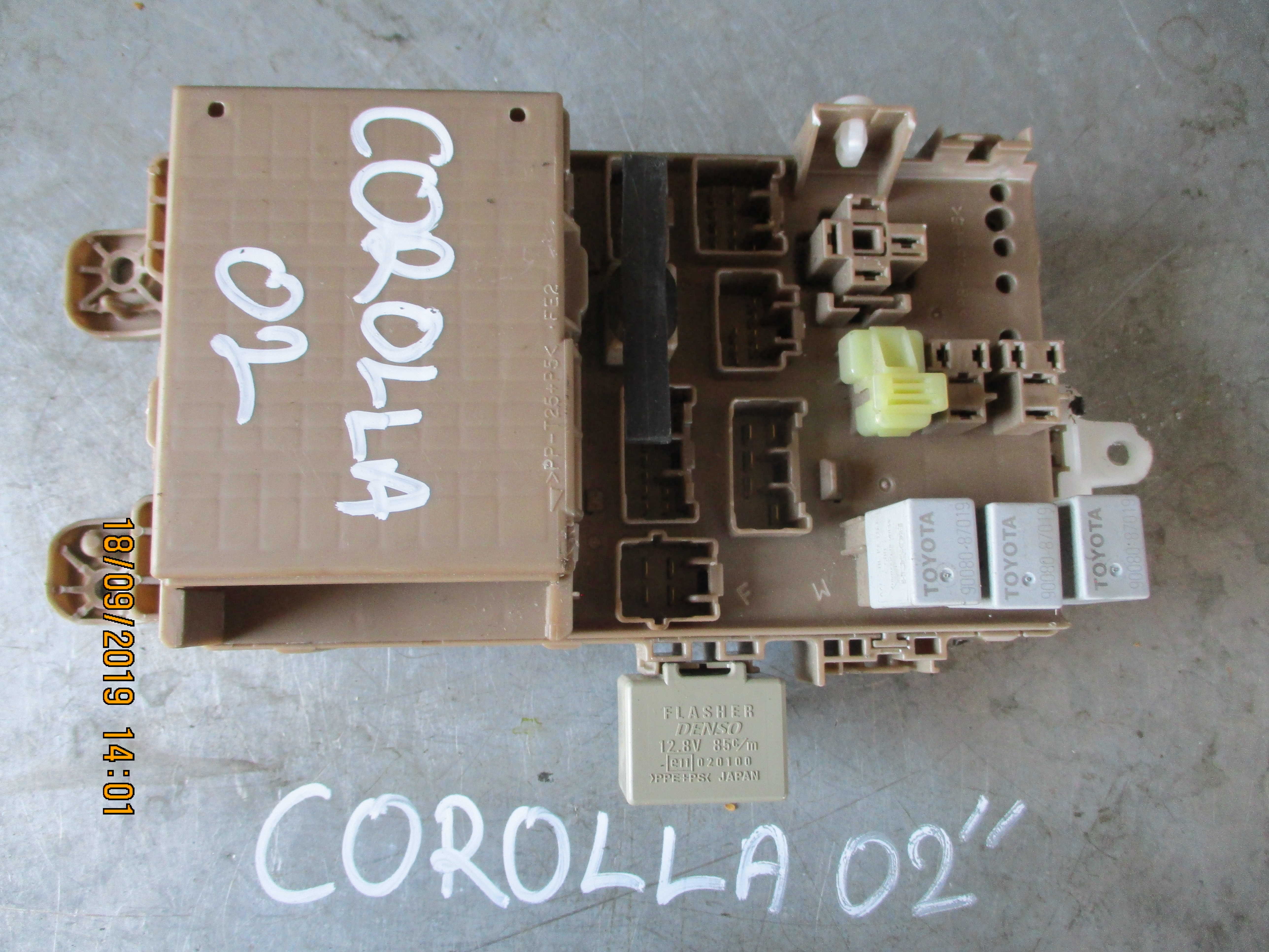 Ασφάλειες (8264102040) (MB2323008521) Toyota Corolla ’02