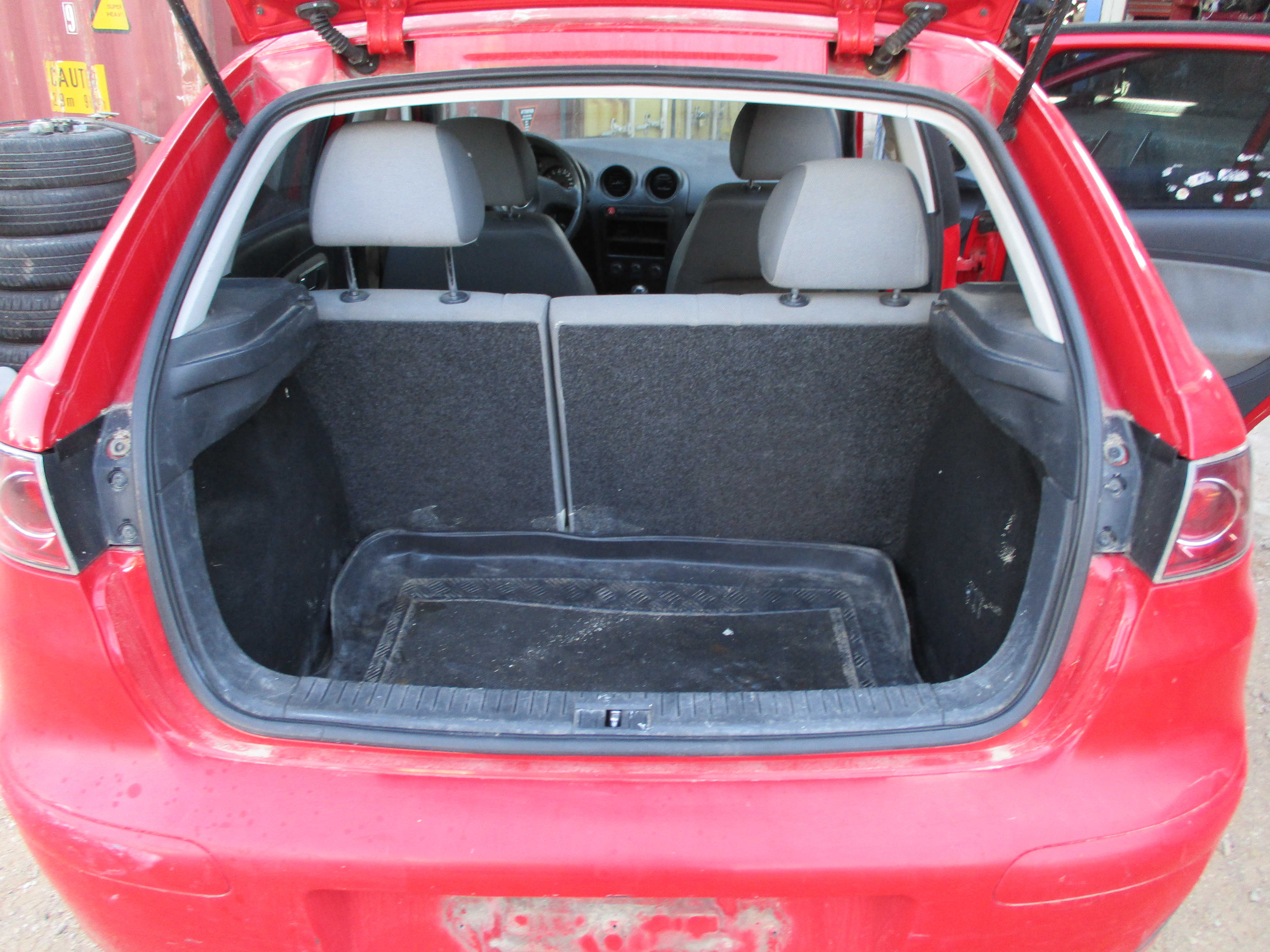 Αμορτισέρ Τζαμόπορτας Seat Ibiza ’05 ( Προσφορά 10 Ευρώ / τεμαχιο ) . .
