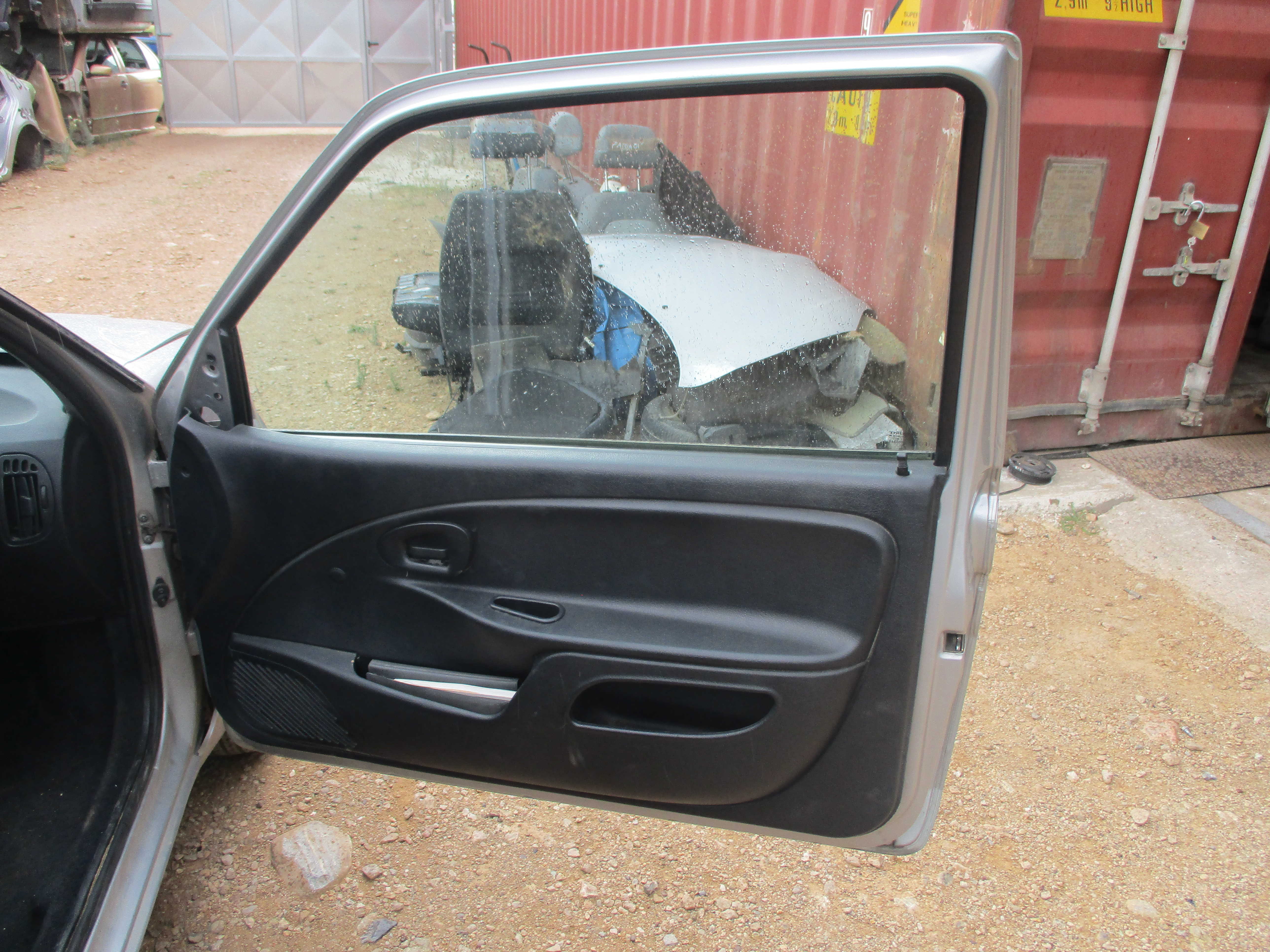 Γρύλλοι-Πάνελ Πόρτων Citroen Saxo ’00