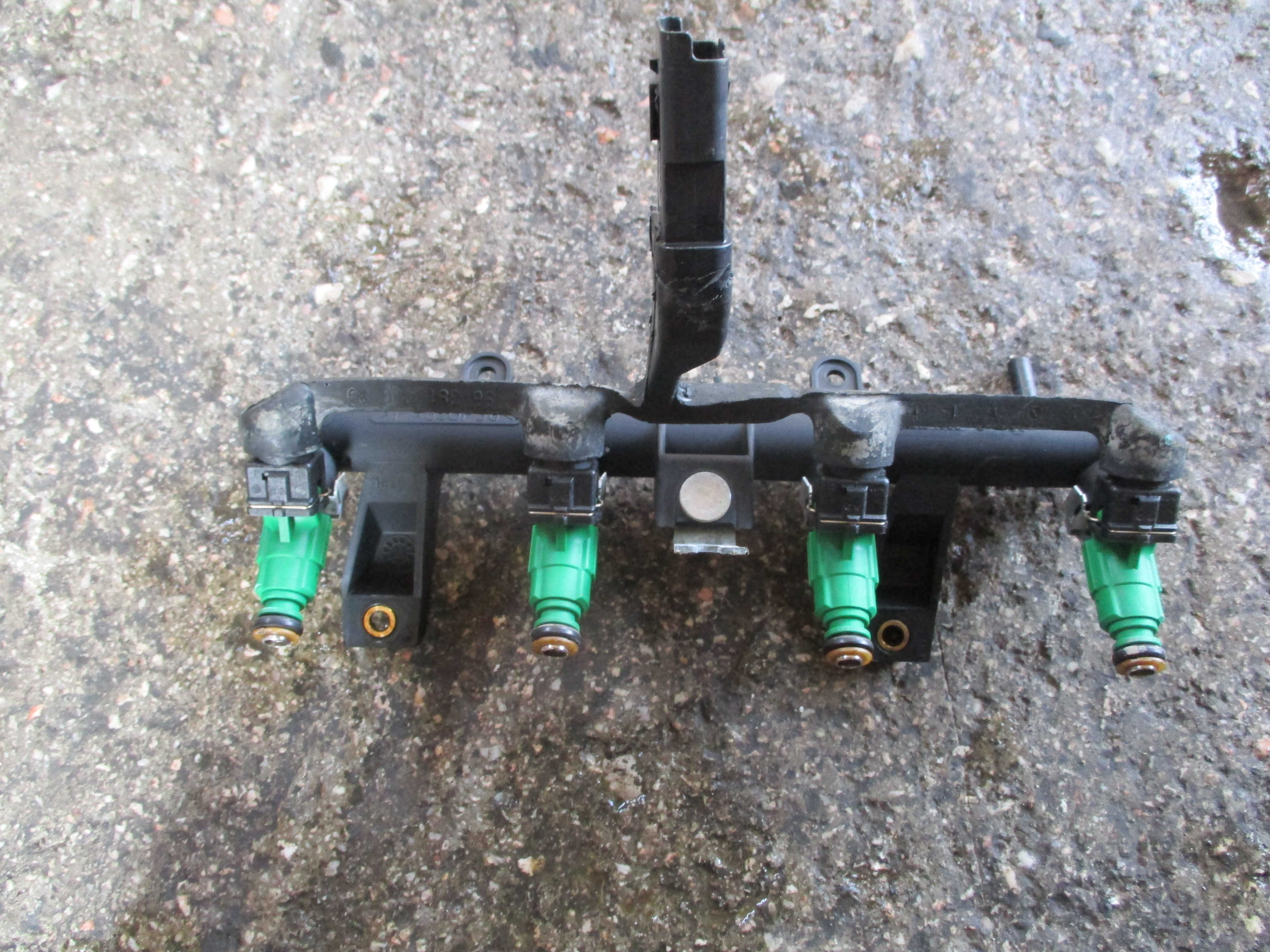 Μπεκιέρα με Μπεκ ( 9625194080 , 0280156025 ) Citroen Saxo ’00 Προσφορά.