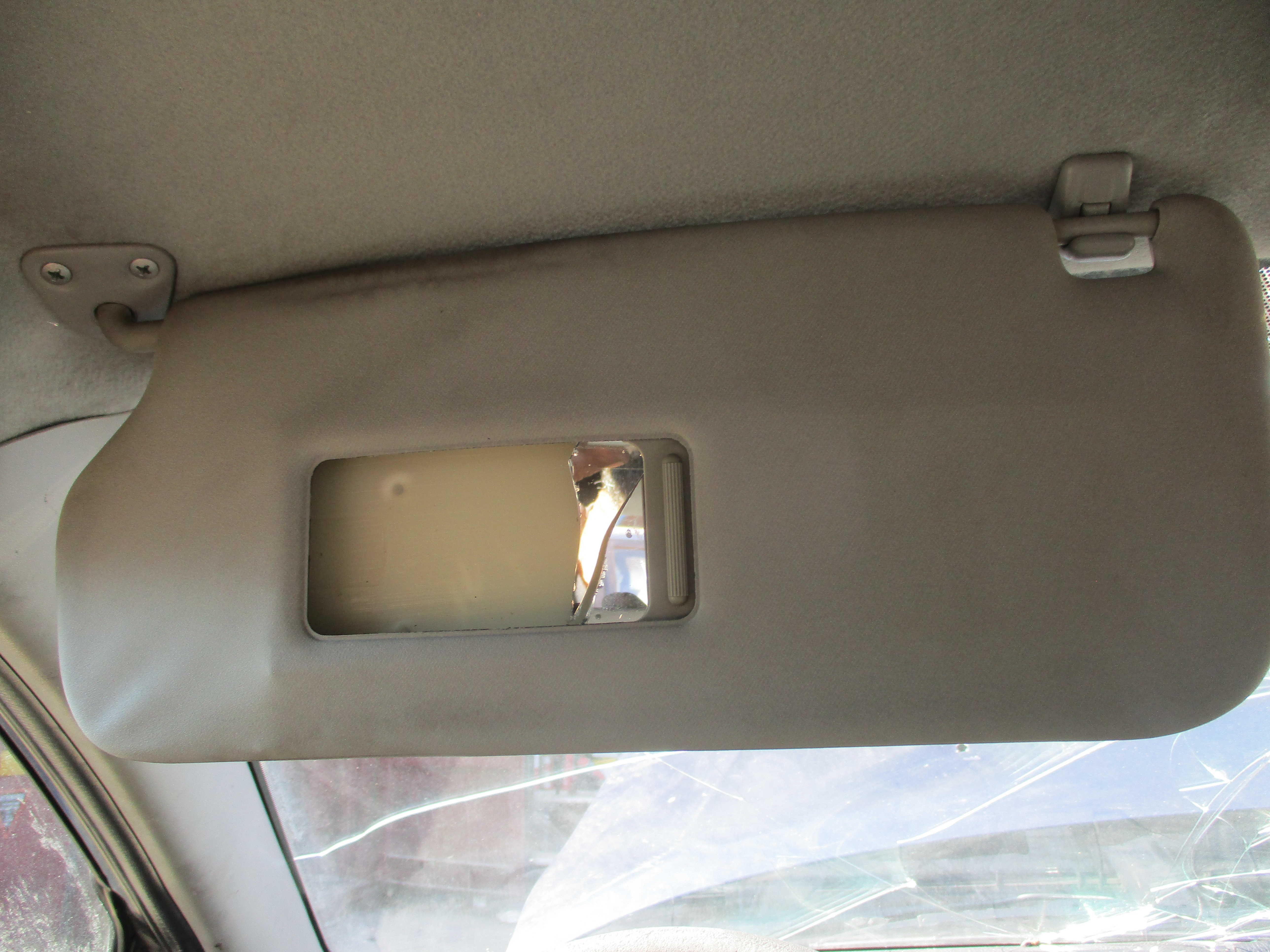 Σκιάδιο Οδηγού-Συνοδηγού Toyota Avensis ’01 Προσφορά.