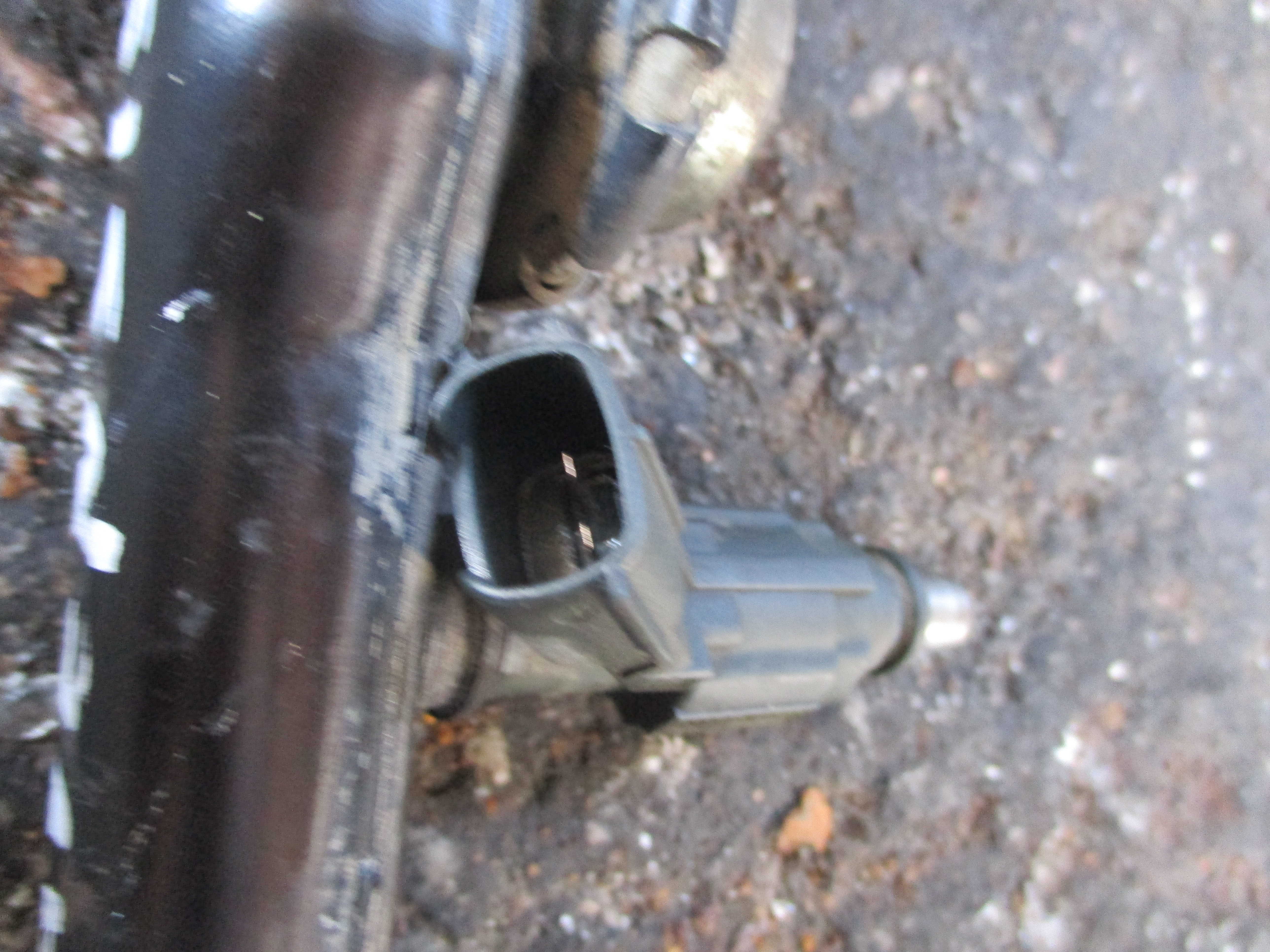 Μπεκιέρα Με Μπέκ ( 232500D030 ) Toyota Avensis ’01 Προσφορά.