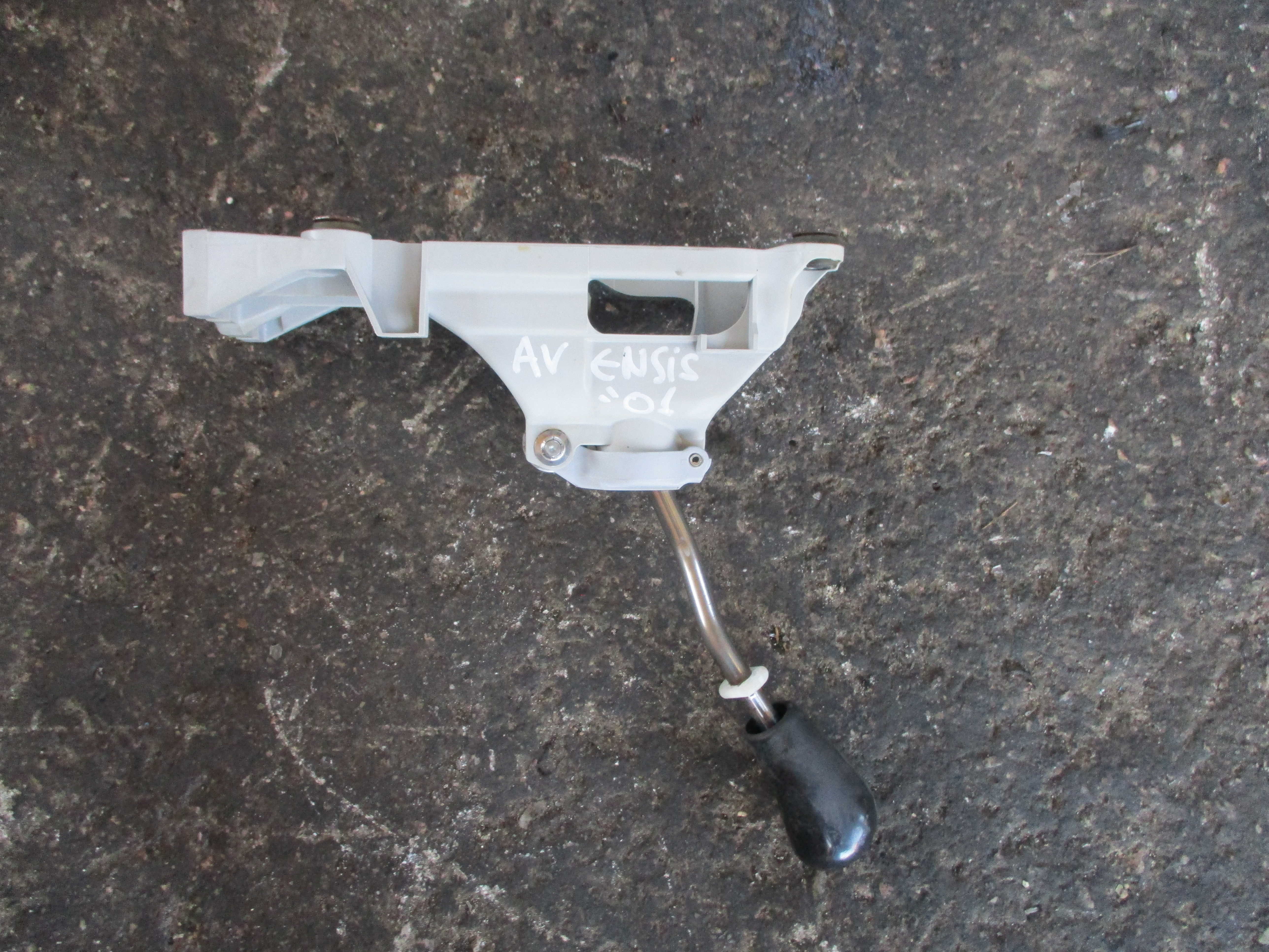 Λεβιές Ταχυτήτων Toyota Avensis ’01