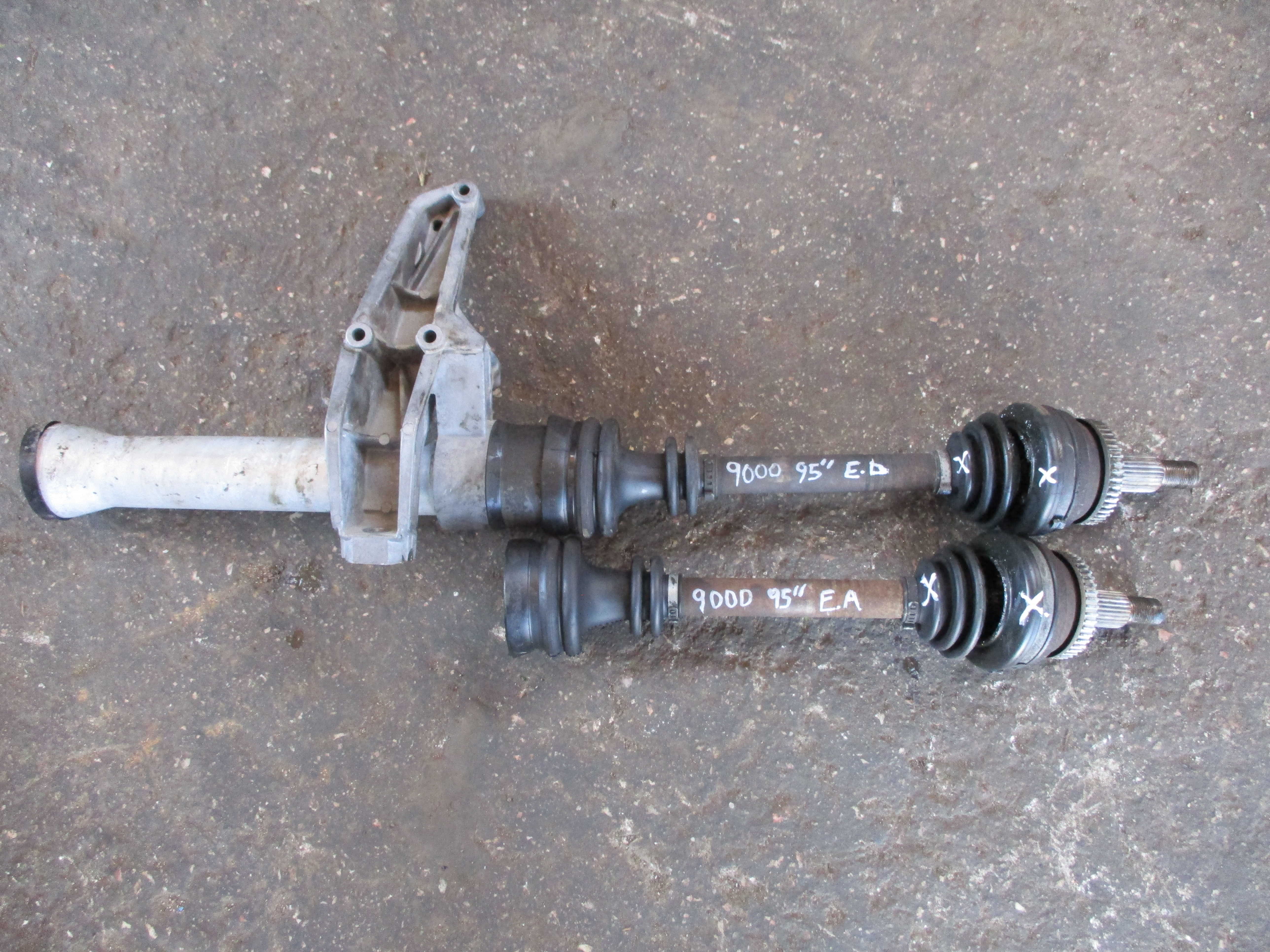 Ημιαξόνιο Αριστερό-Δεξί Saab 9000 ’95 Προσφορά.