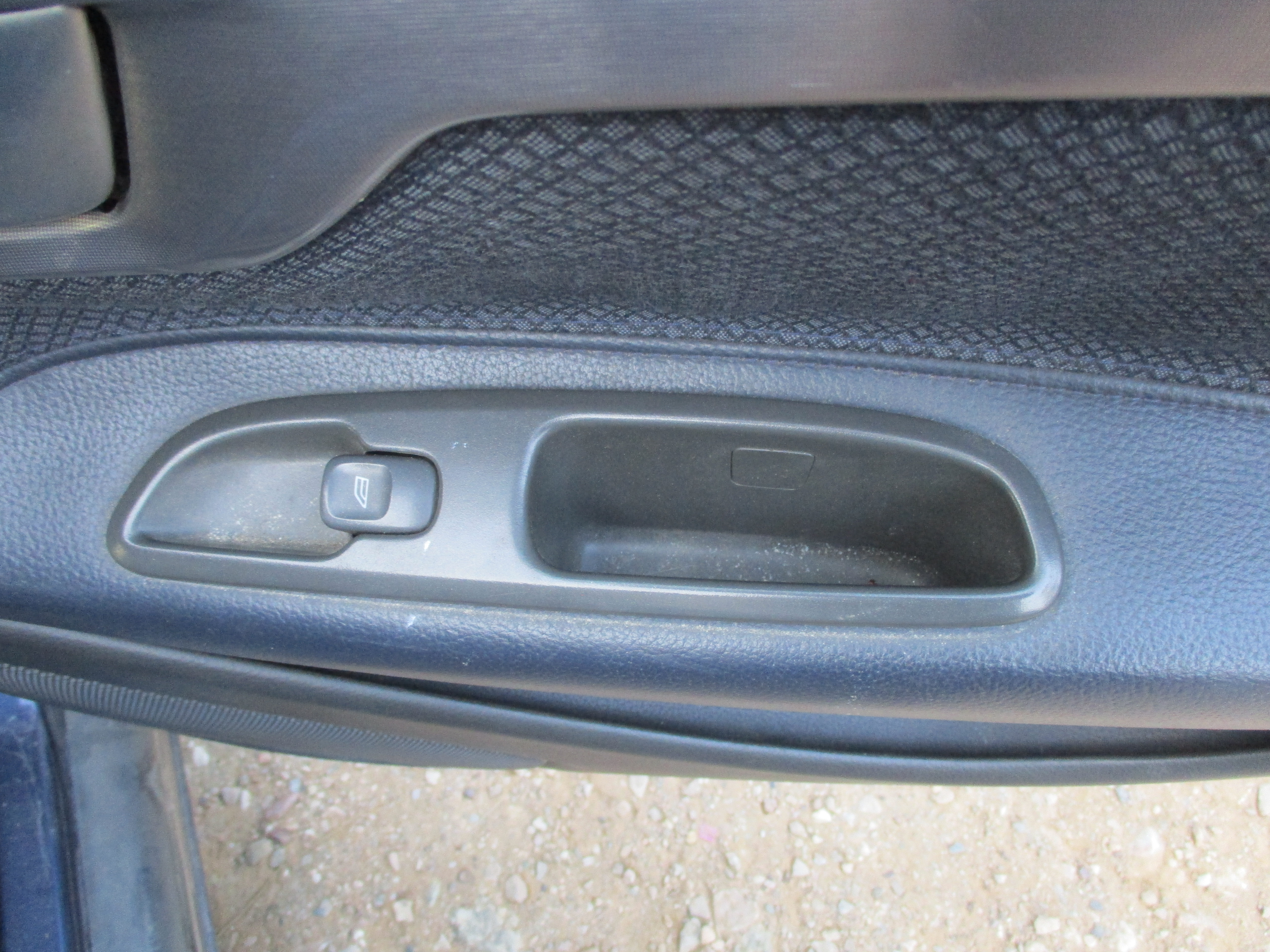 Γρύλλοι-Πάνελ Πόρτων Volvo s60 ’01