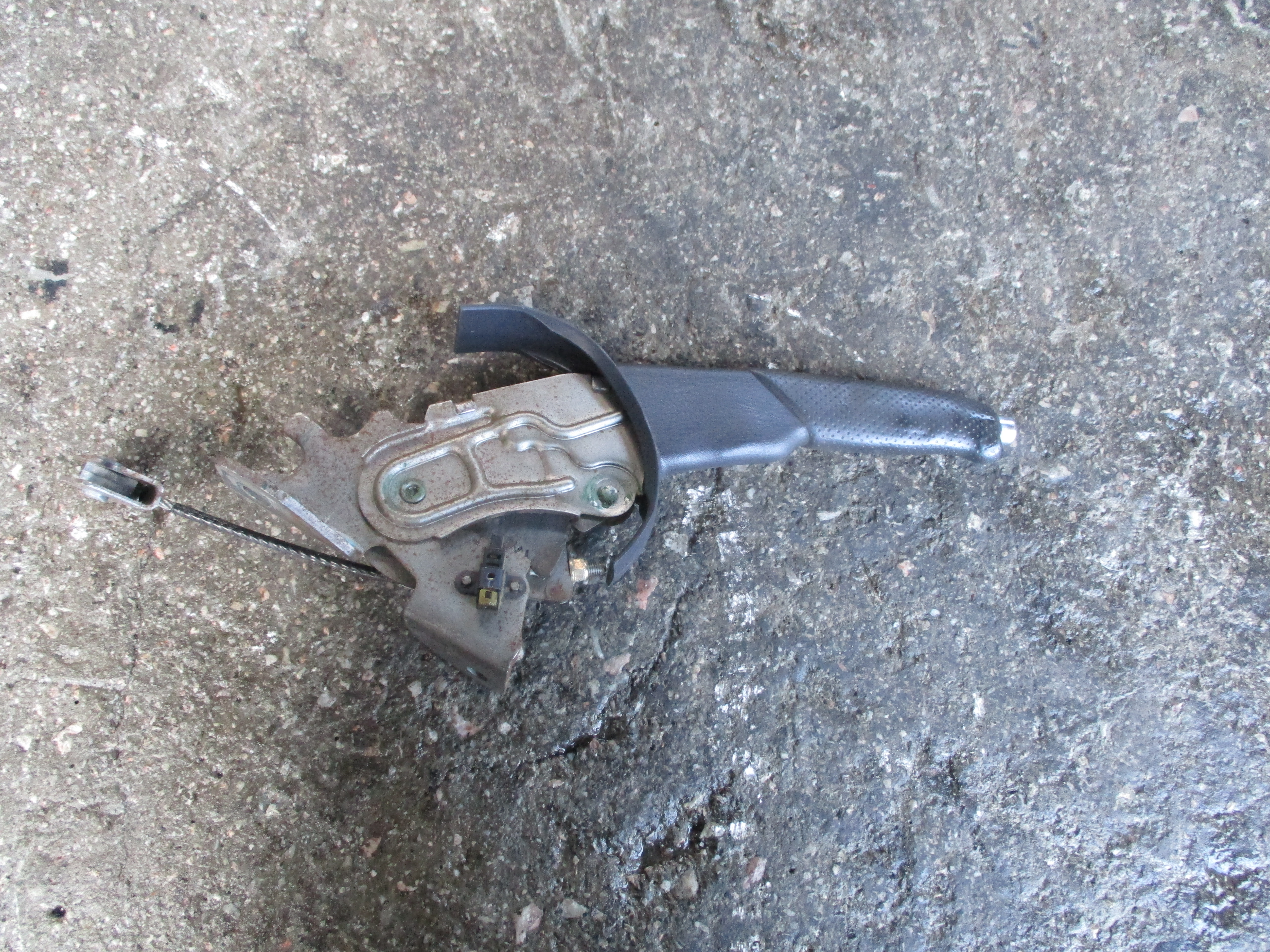 Χειρόφρενο Nissan Almera N16 ’01 Προσφορά.