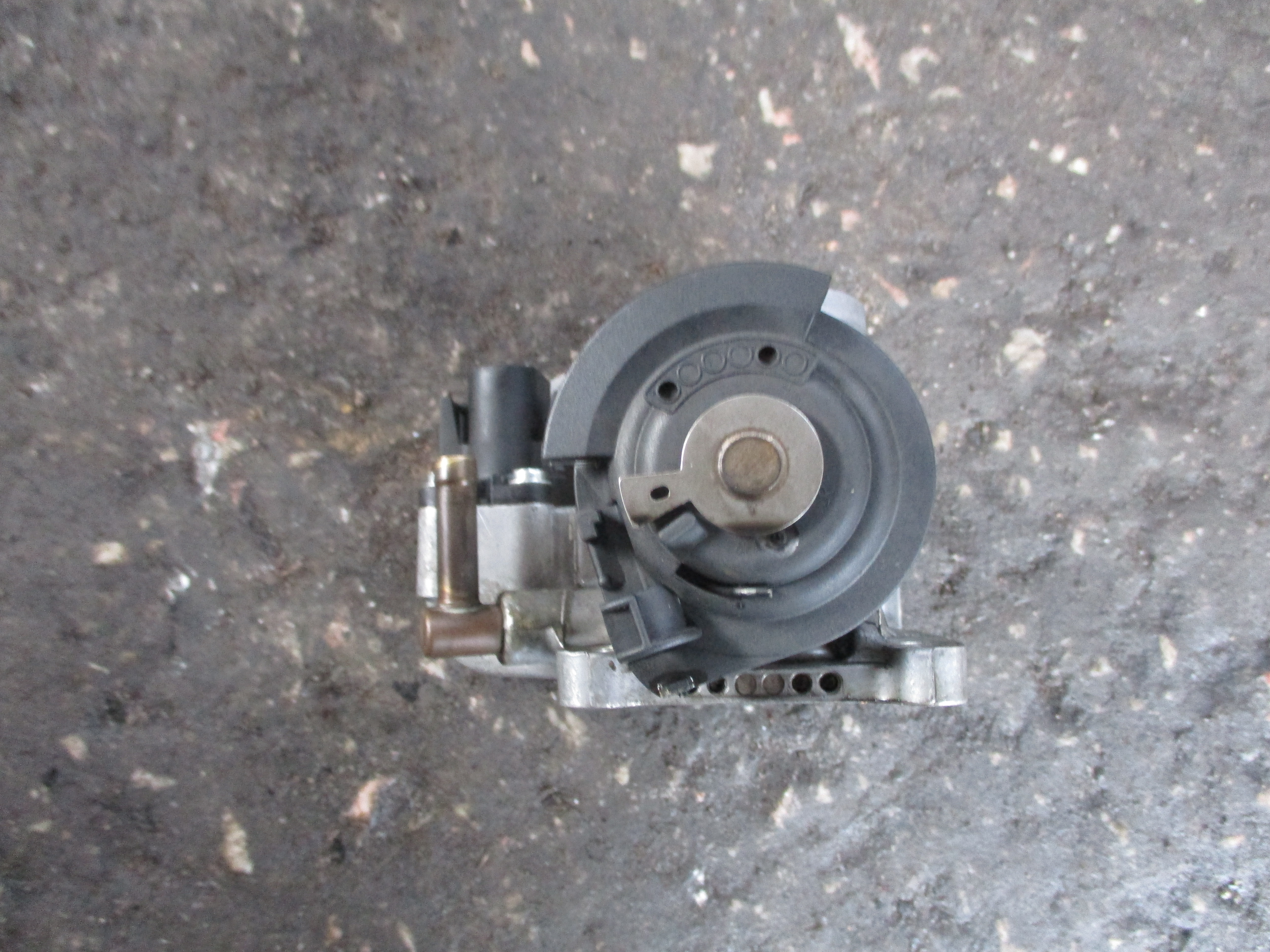 Πεταλούδα Γκαζιού ( 030133064F , 408237130004 ) VW Polo ’97 Προσφορά.