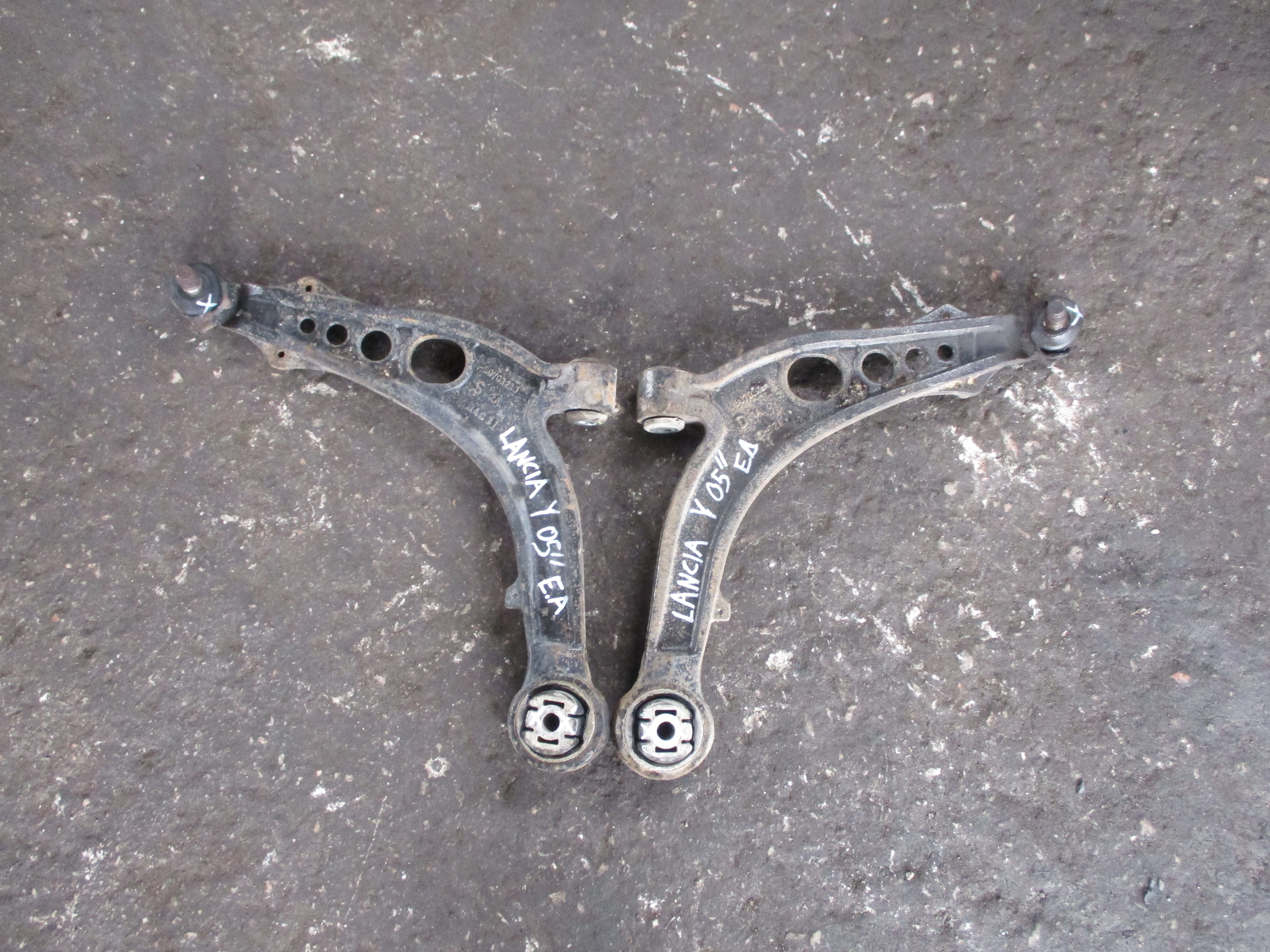 Ψαλίδια Lancia Ypsilon ’05 Προσφορά.