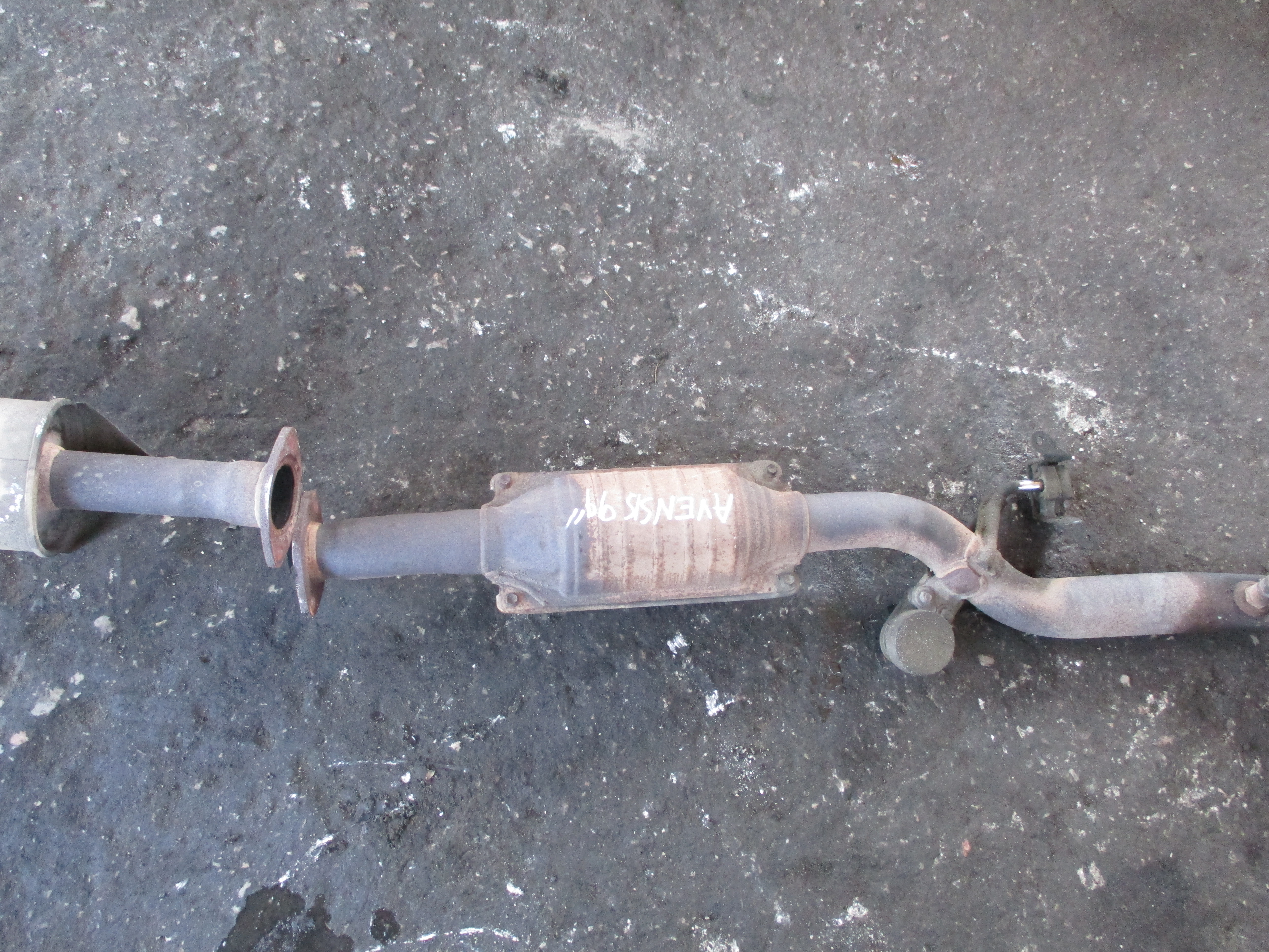 Εξάτμιση Σέτ Toyota Avensis ’01