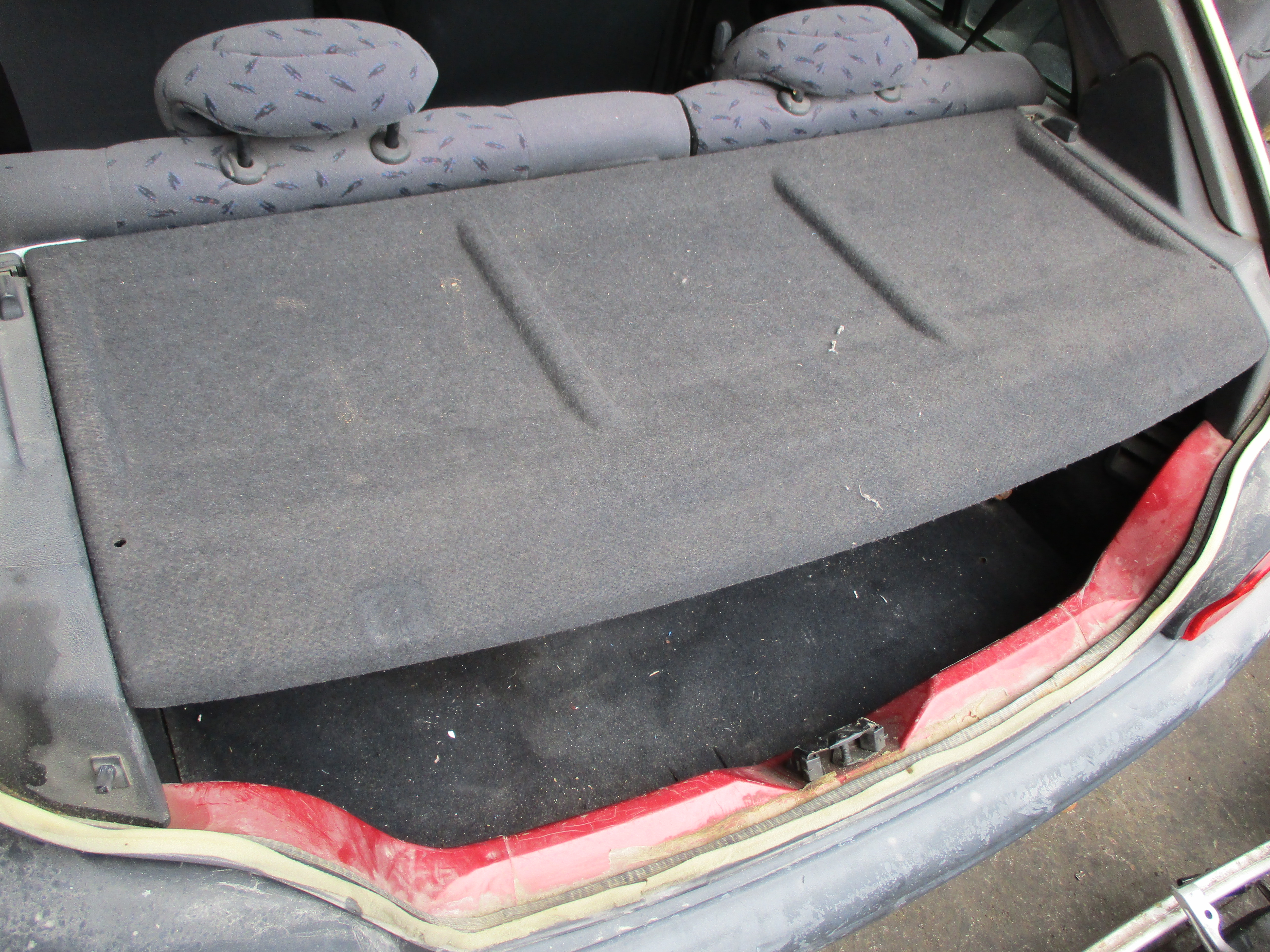 Αμορτισέρ Τζαμόπορτας Citroen Saxo ’00 .