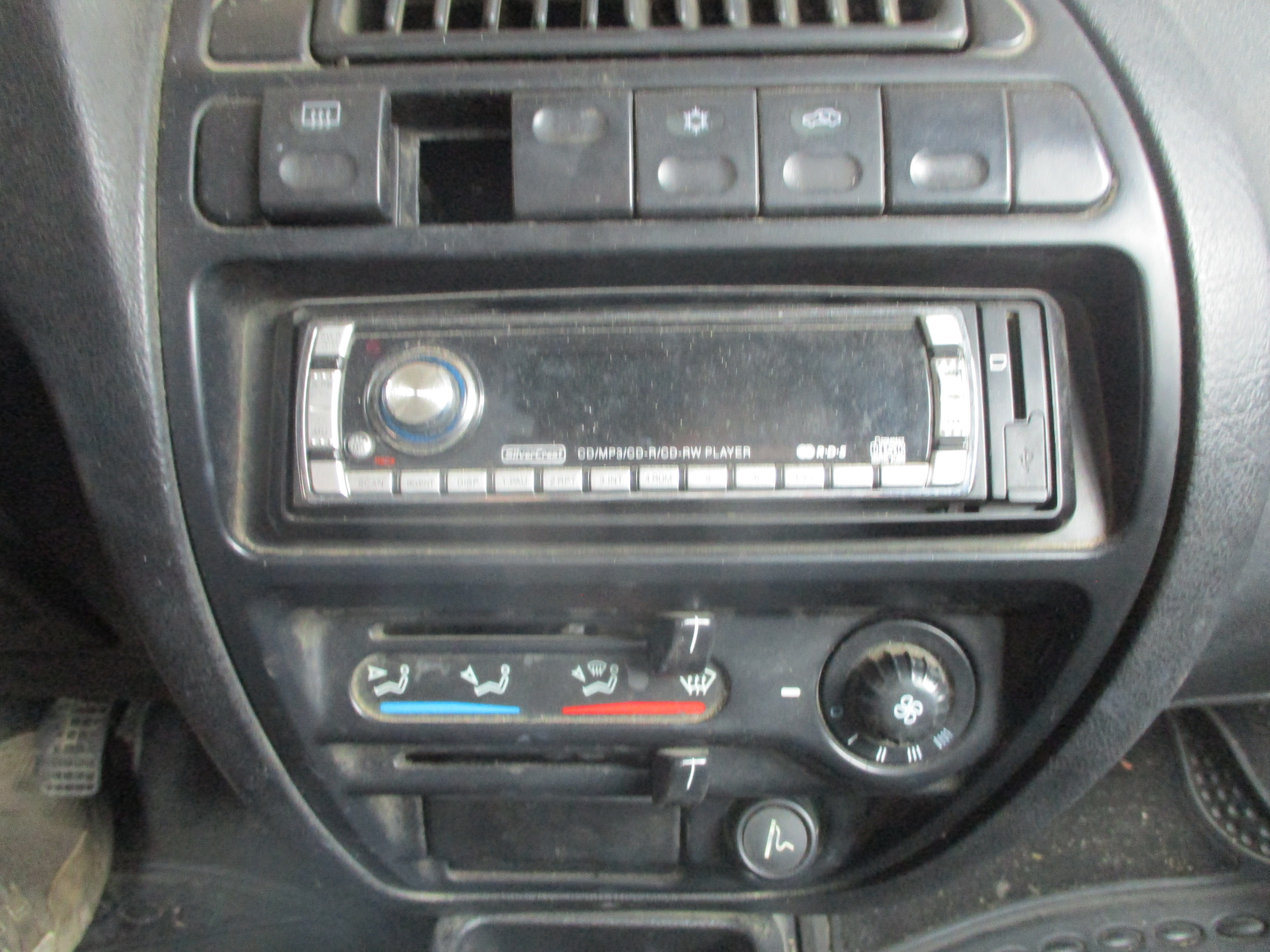 Διακόπτες Citroen Saxo ’00 .