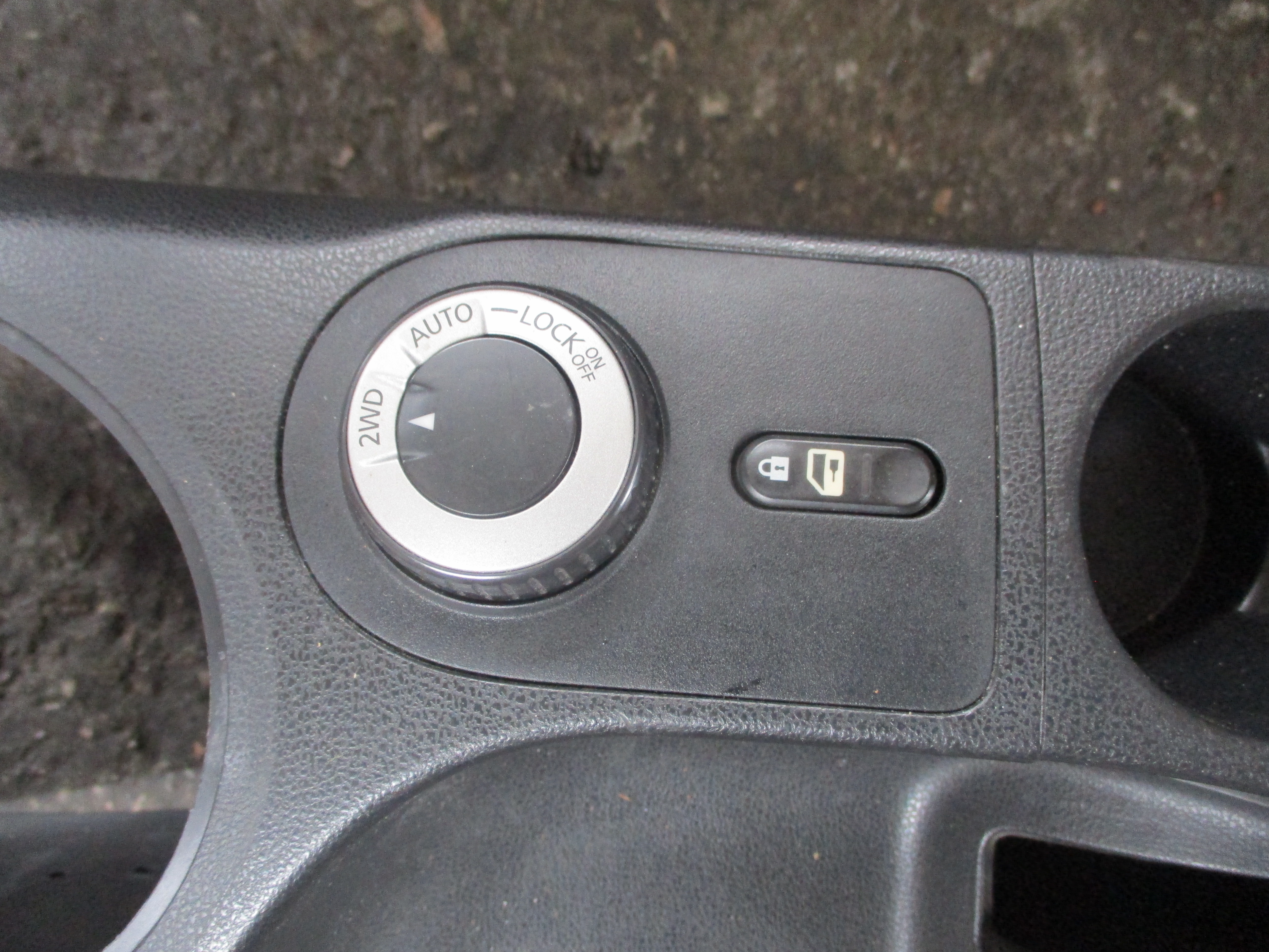 Διακόπτης 4Χ4 Nissan Qashqai ’07 Προσφορά.