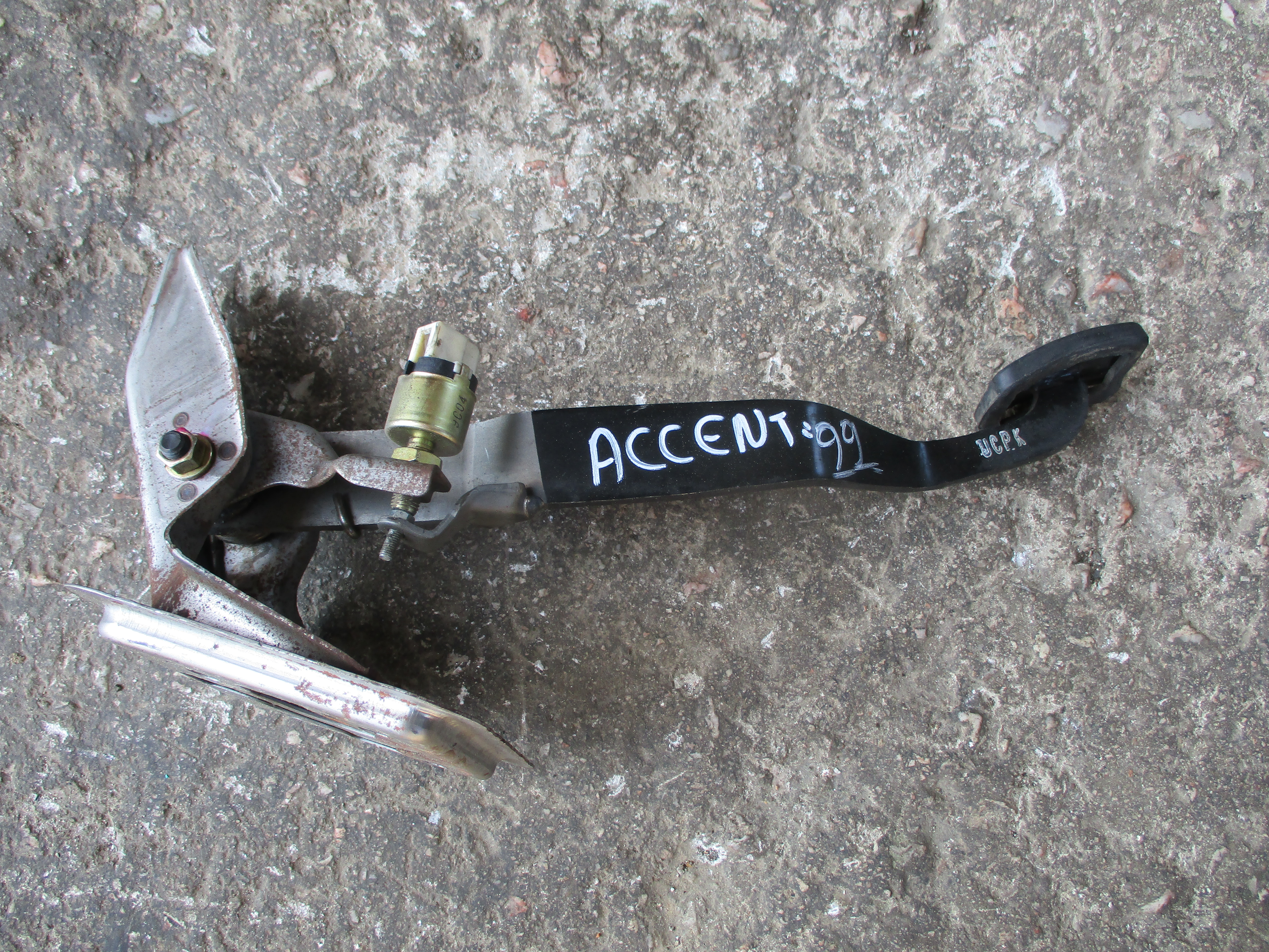 Πεντάλ Γκαζιού Hyundai Accent ’99.