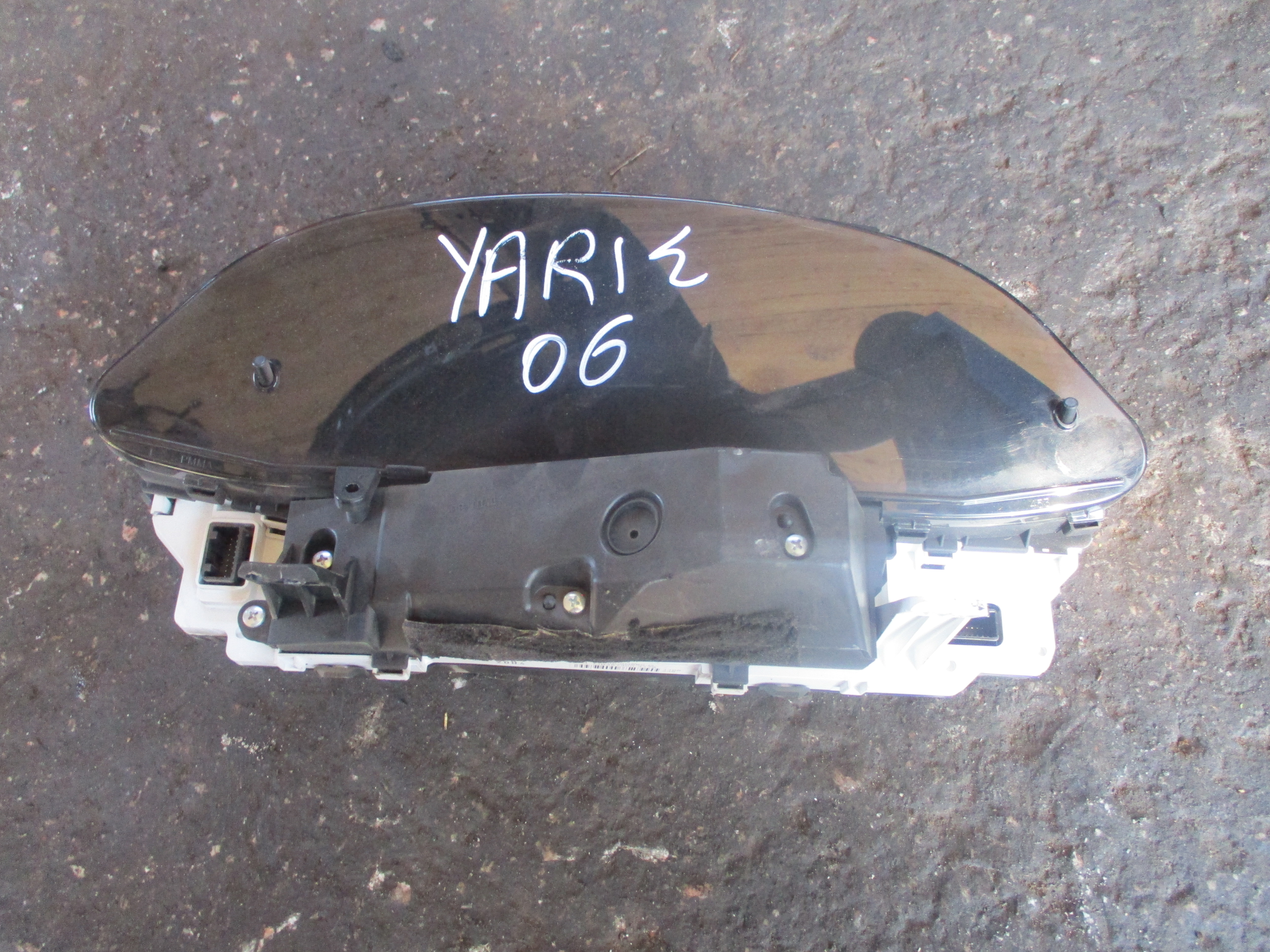 Κοντέρ ( 838000D660D ) Toyota Yaris ’06