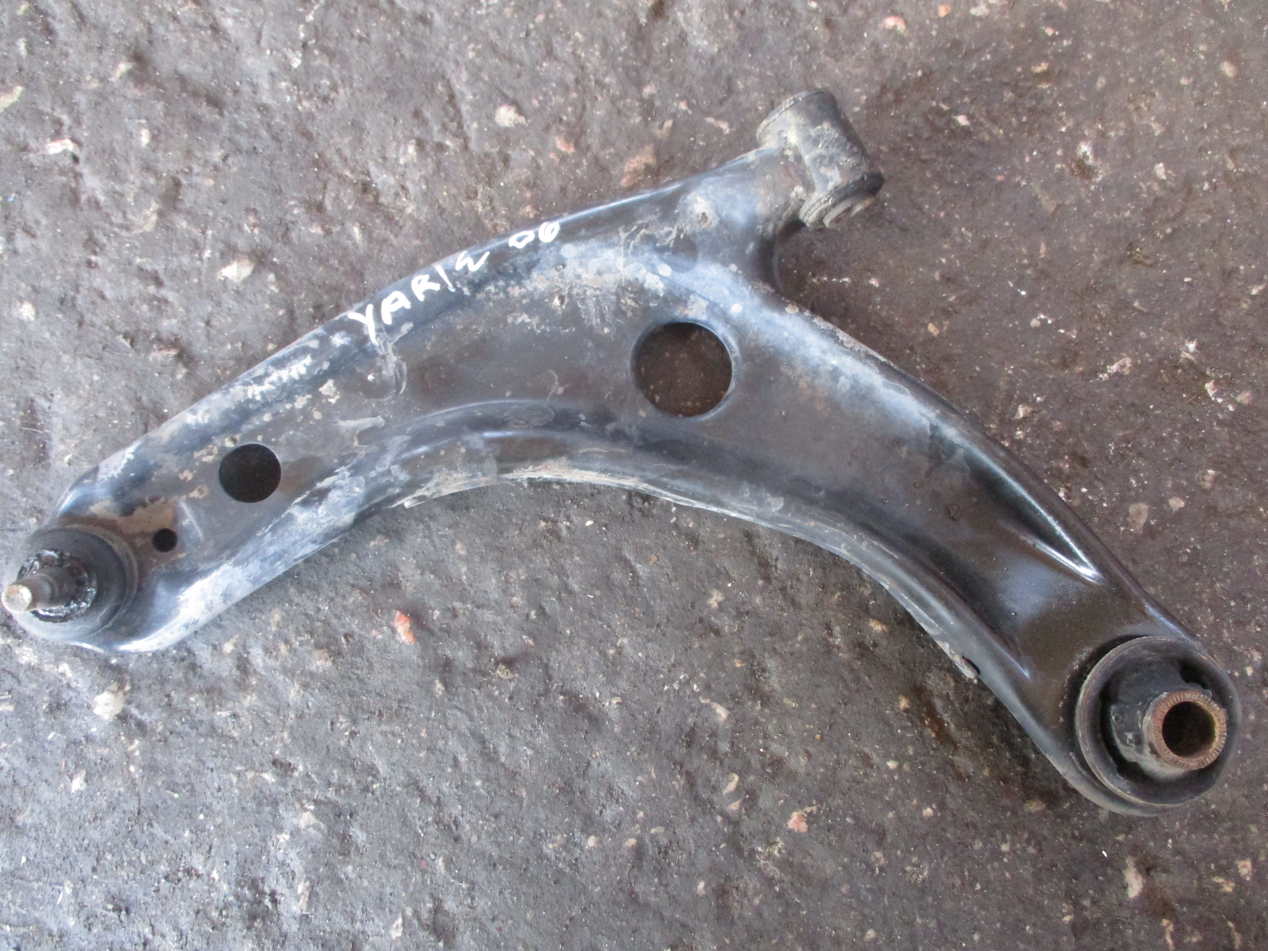 Ψαλίδια Εμπρός Toyota Yaris ’06 Προσφορά.