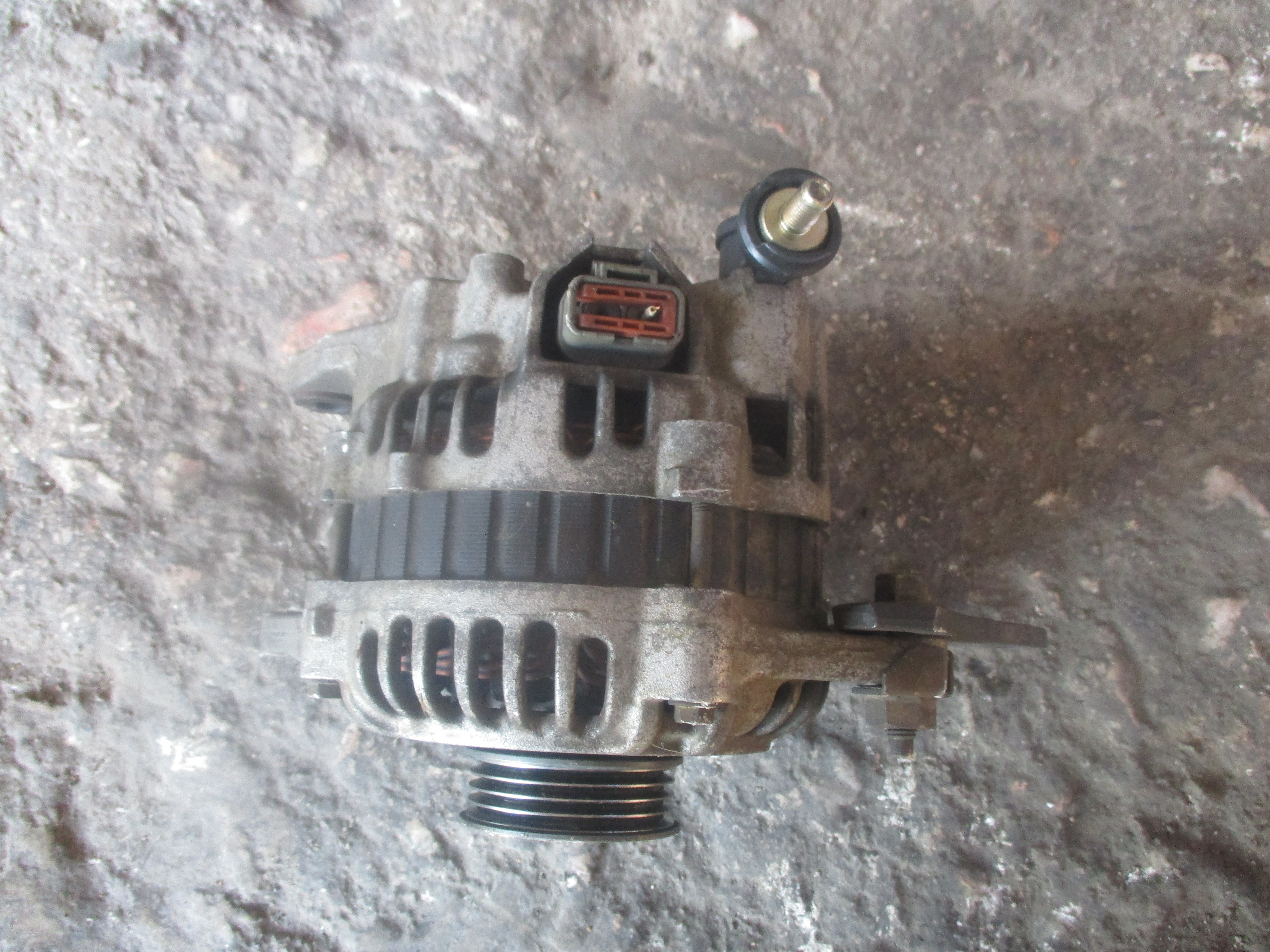 Δυναμό ( B6EW 18-300 ) Mazda 323 ’98 Προσφορά.