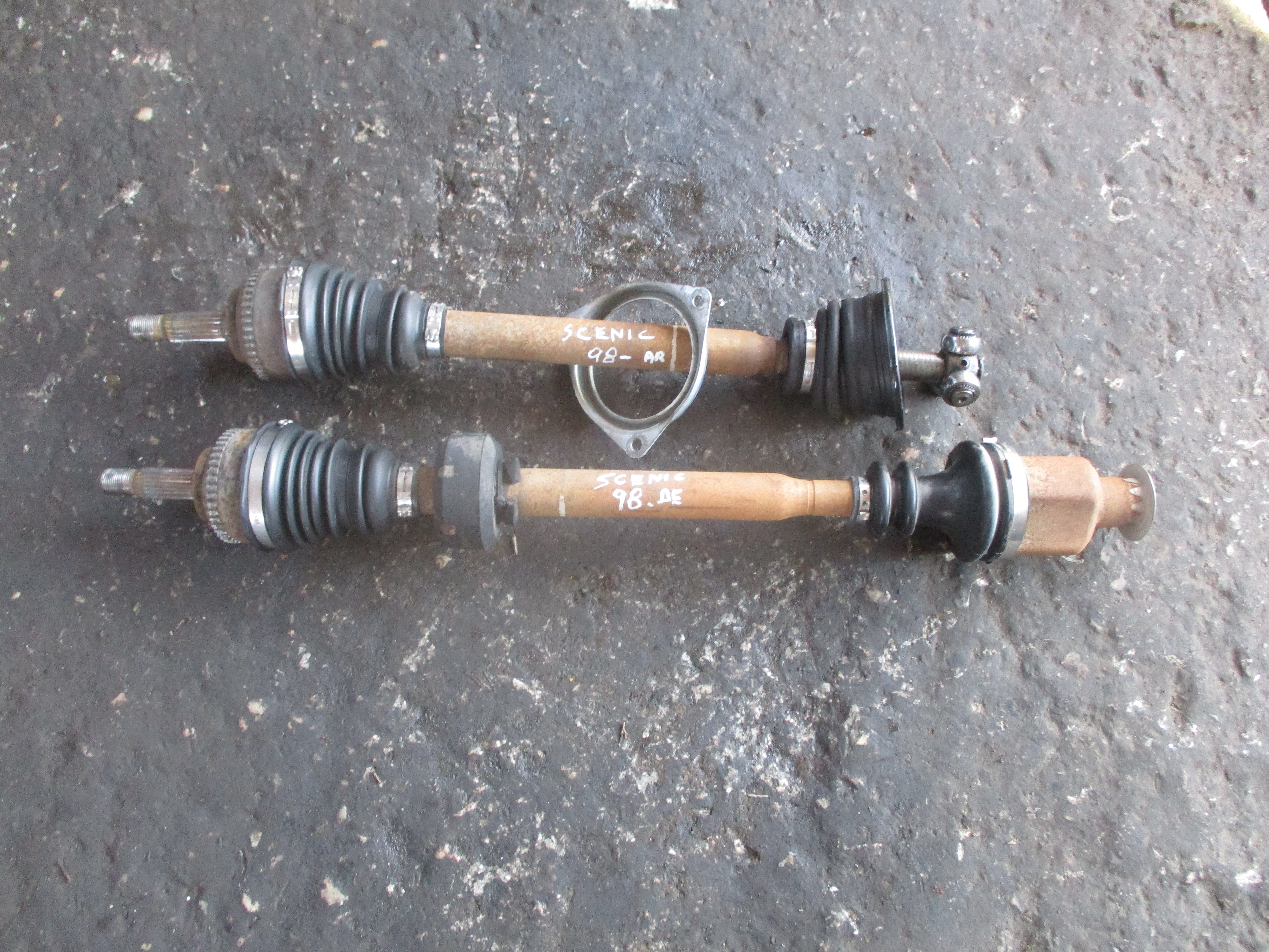 Ημιαξόνιο Αριστερό-Δεξί Renault Scenic ’99 Προσφορά.