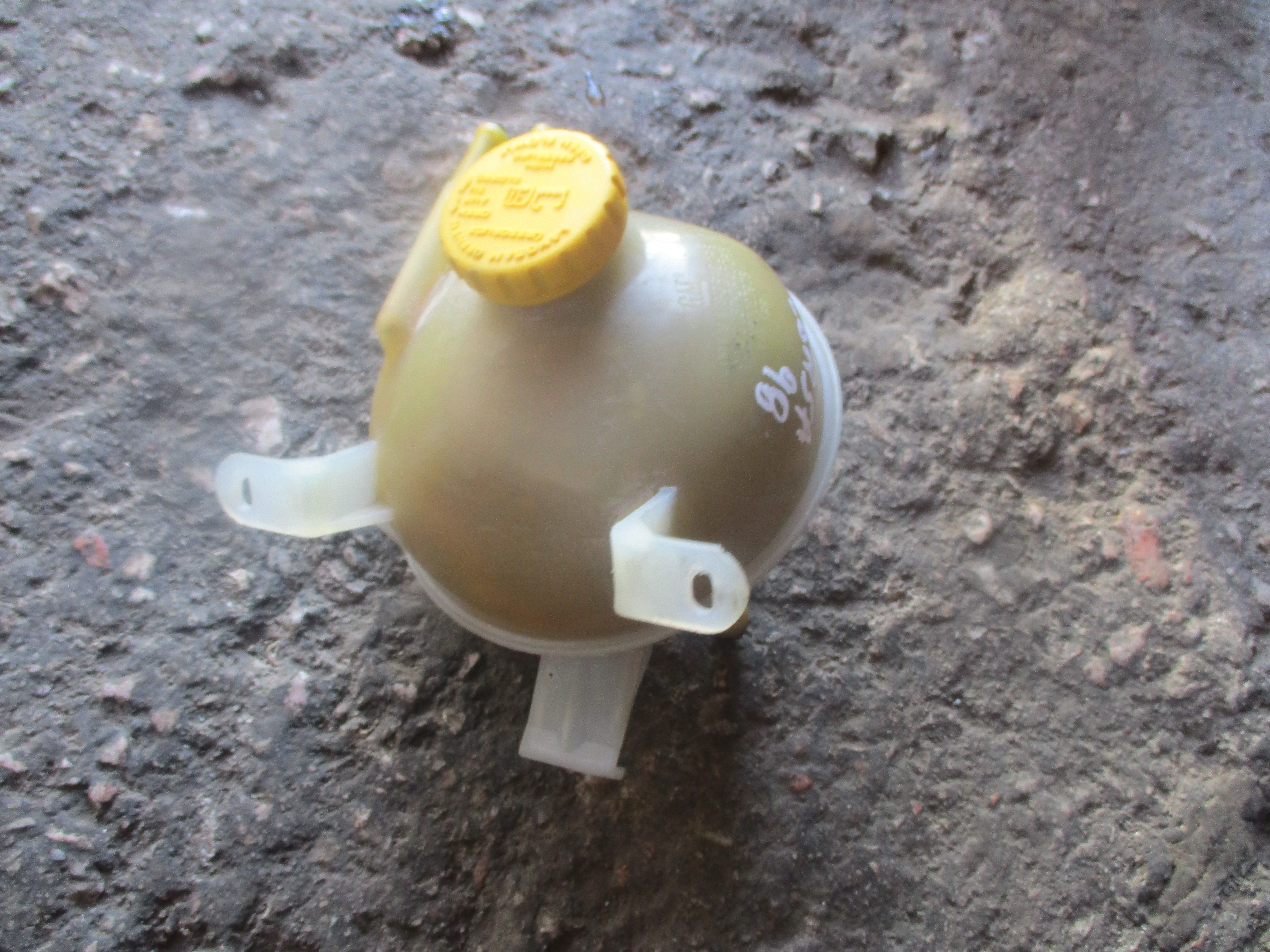 Δοχείο πληρώσεως Opel Corsa ’98 Προσφορά.