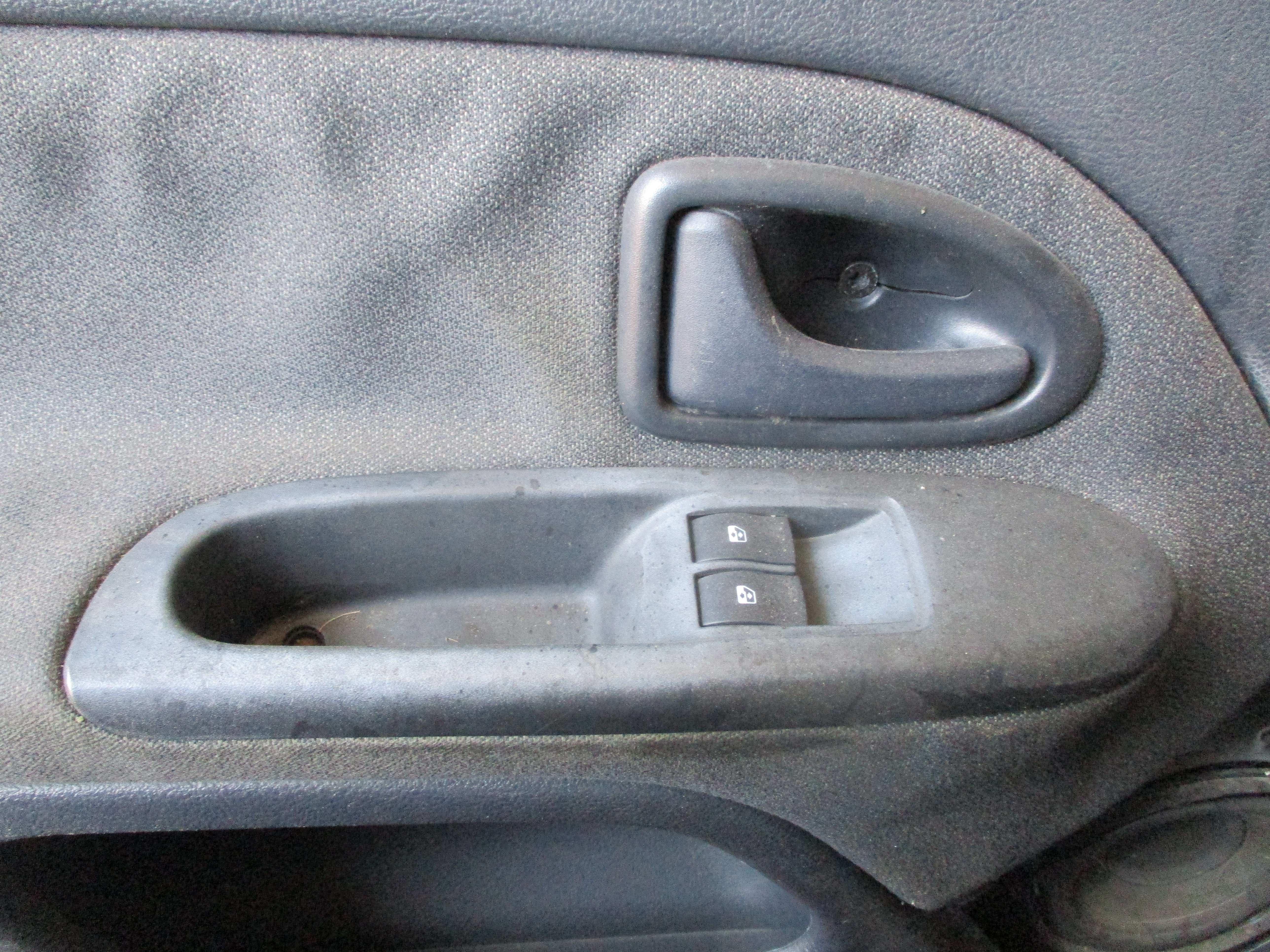 Διακόπτης Παραθύρων Διπλός Renault Clio ’04 Προσφορά.