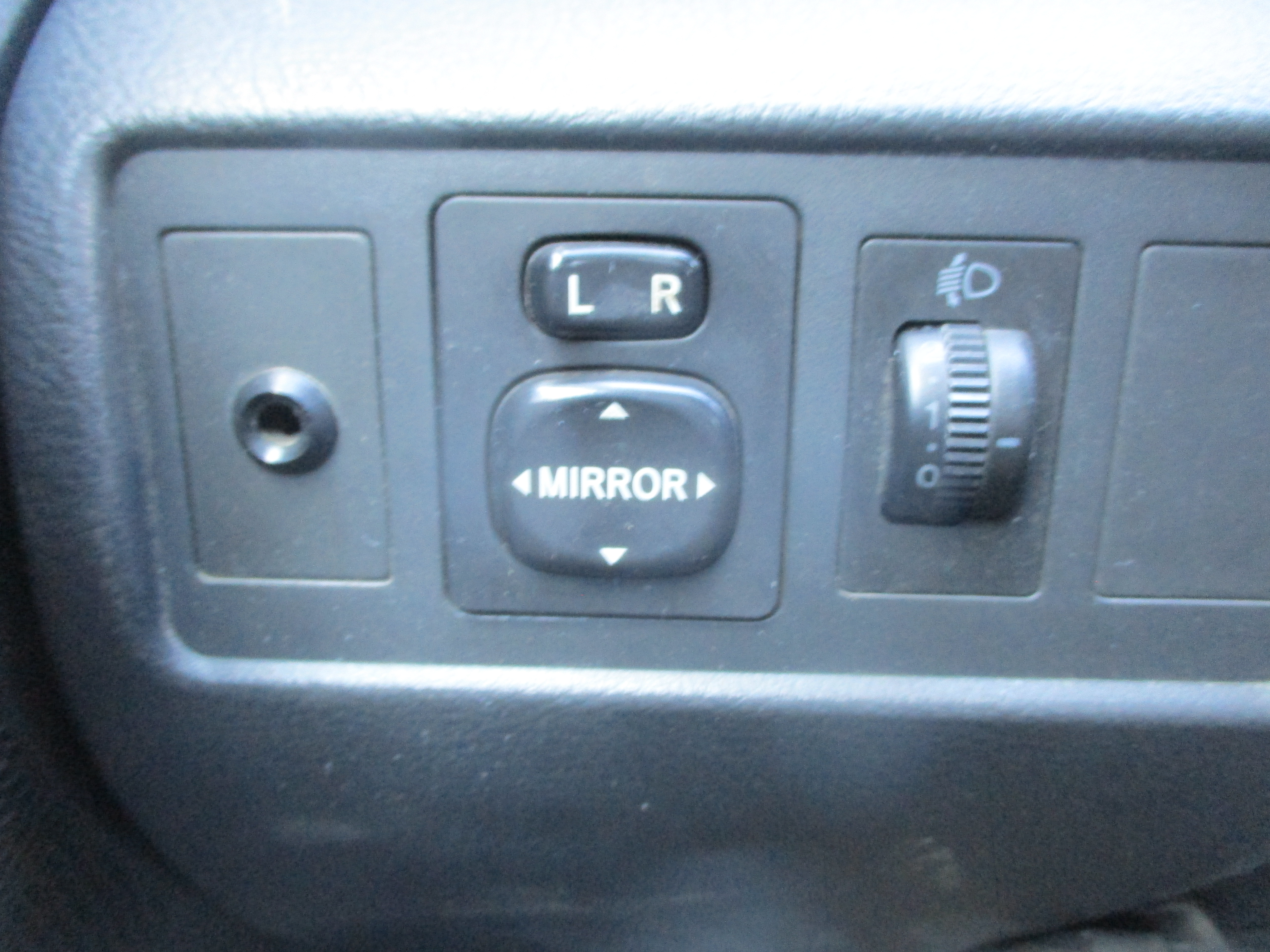 Διακόπτης Ρύθμισης Καθρεφτών Toyota Corolla Verso ’06 Προσφορά.