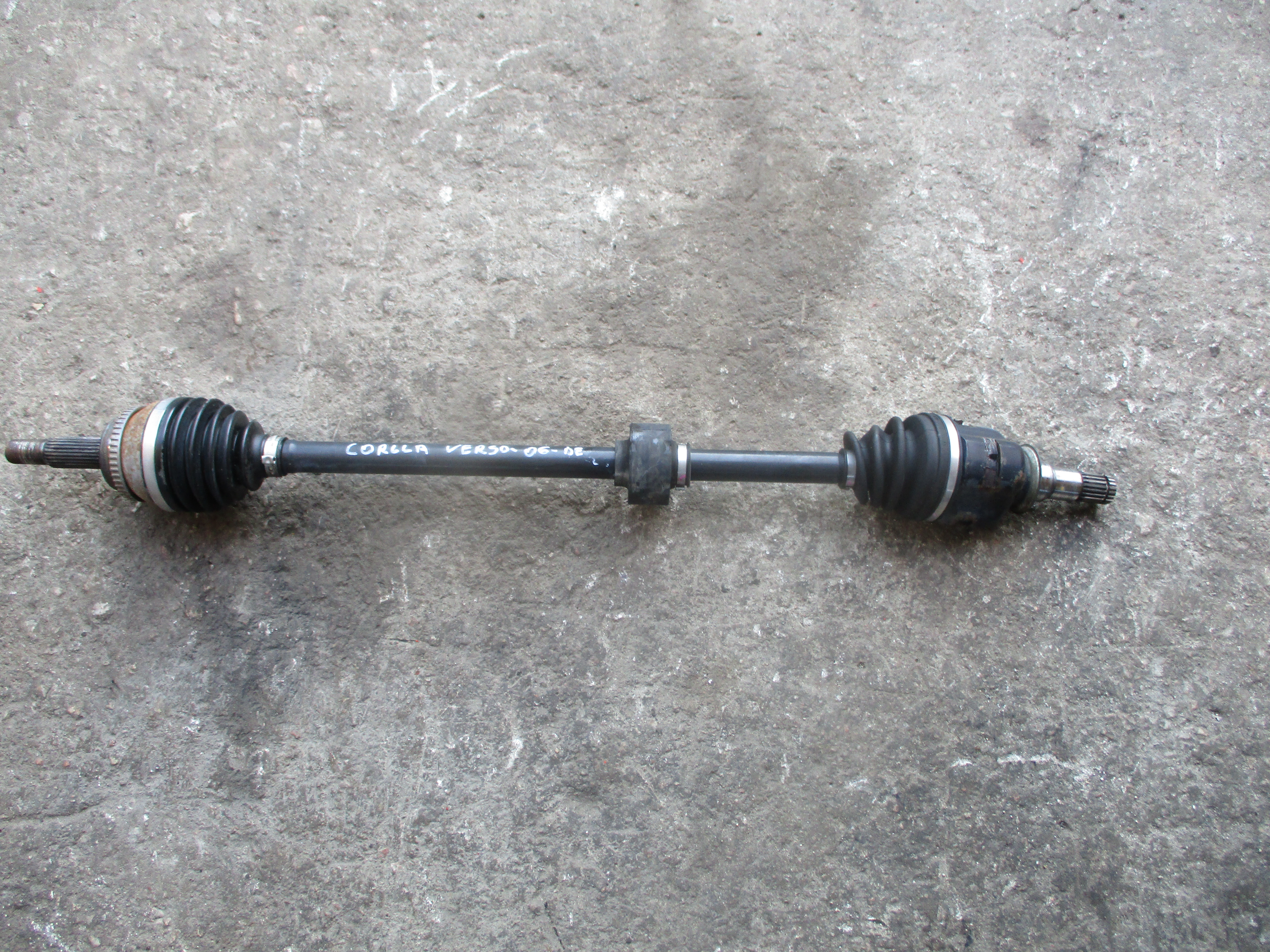 Ημιαξόνιο Δεξιό Toyota Corolla Verso ’06 Προσφορά.