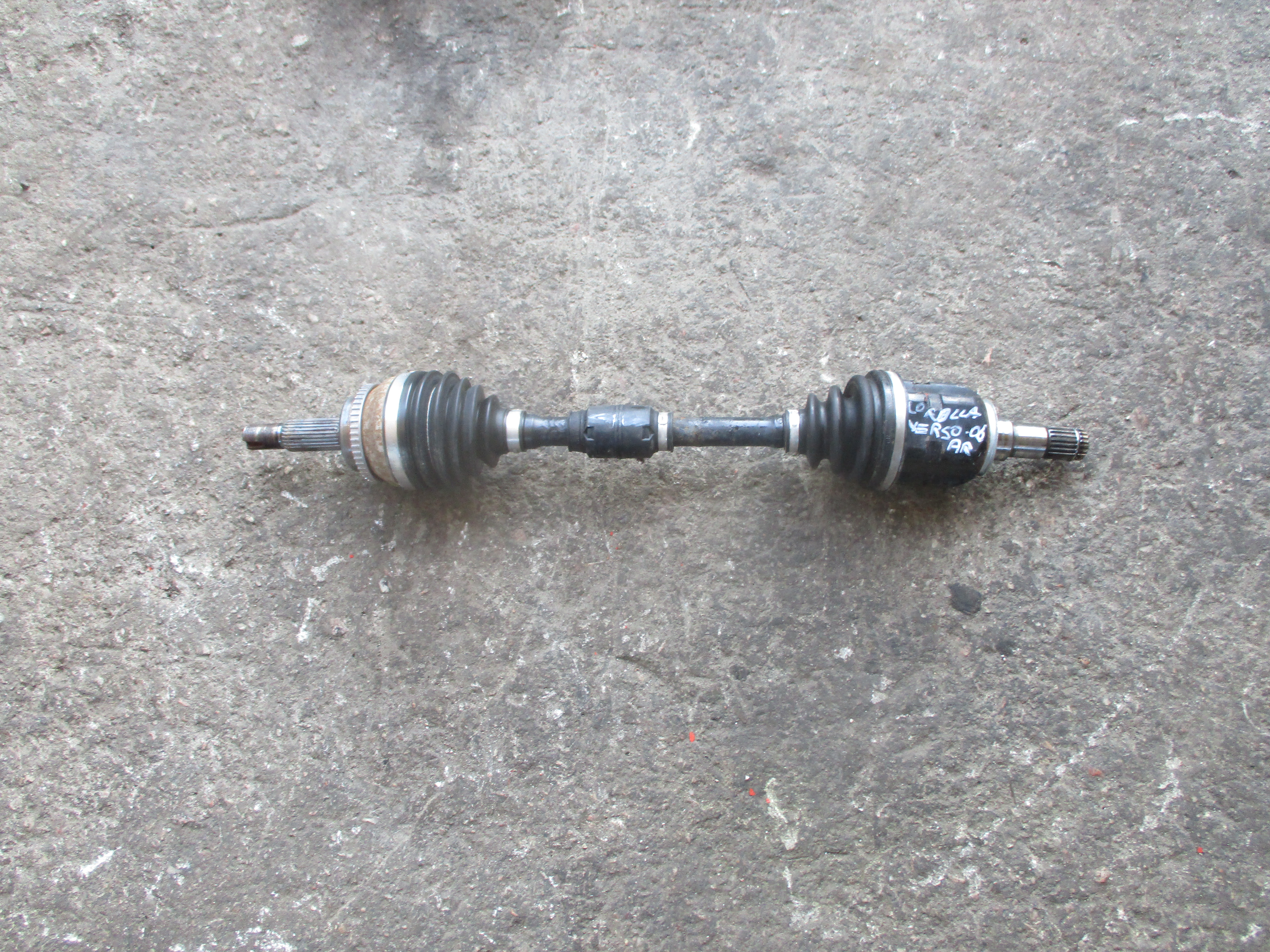 Ημιαξόνιο Αριστερό Toyota Corolla Verso ’06 Προσφορά.