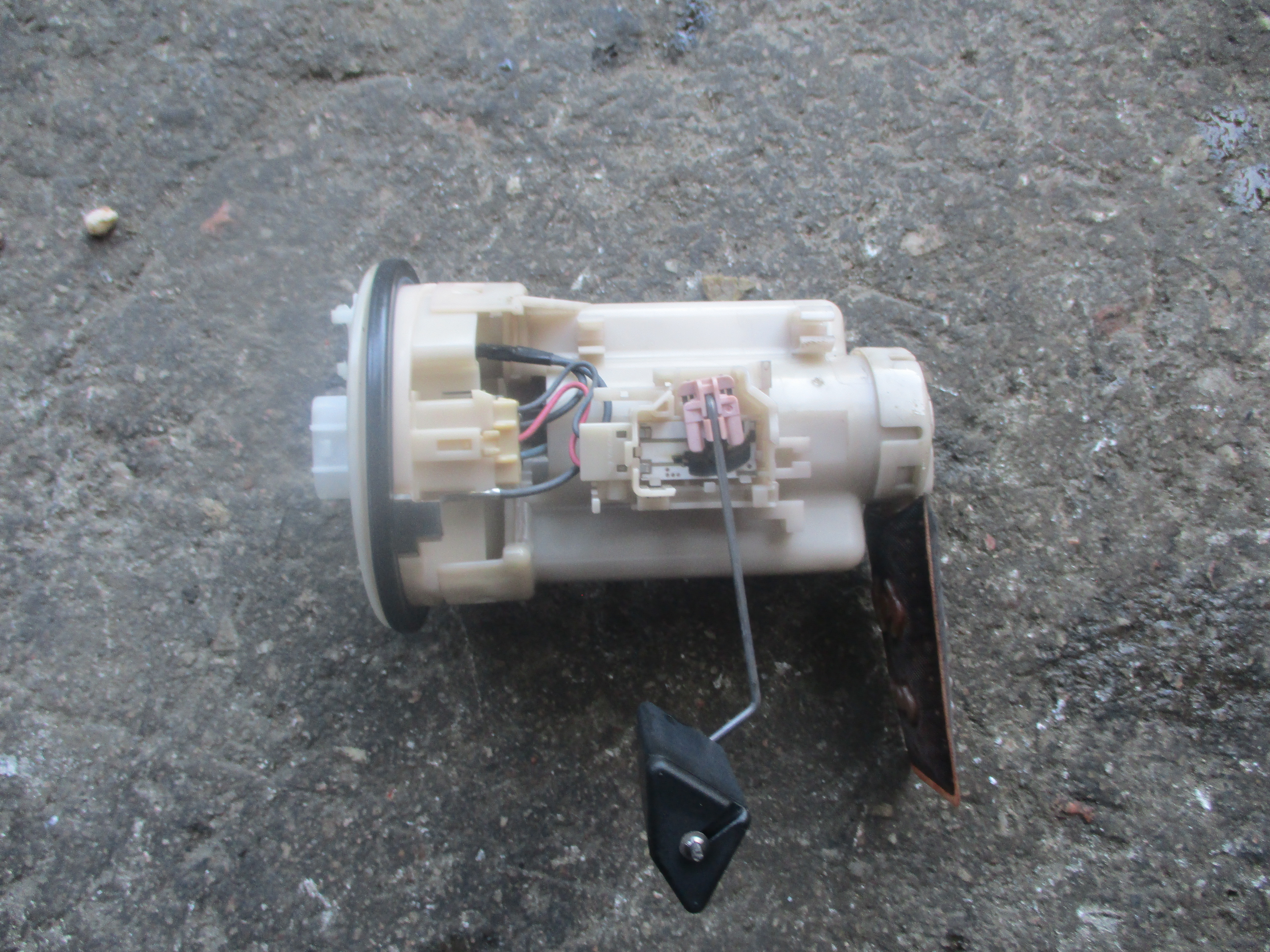 Αντλία Βενζίνης ( 77020-0F010 ) Toyota Corolla Verso ’06 Προσφορά.