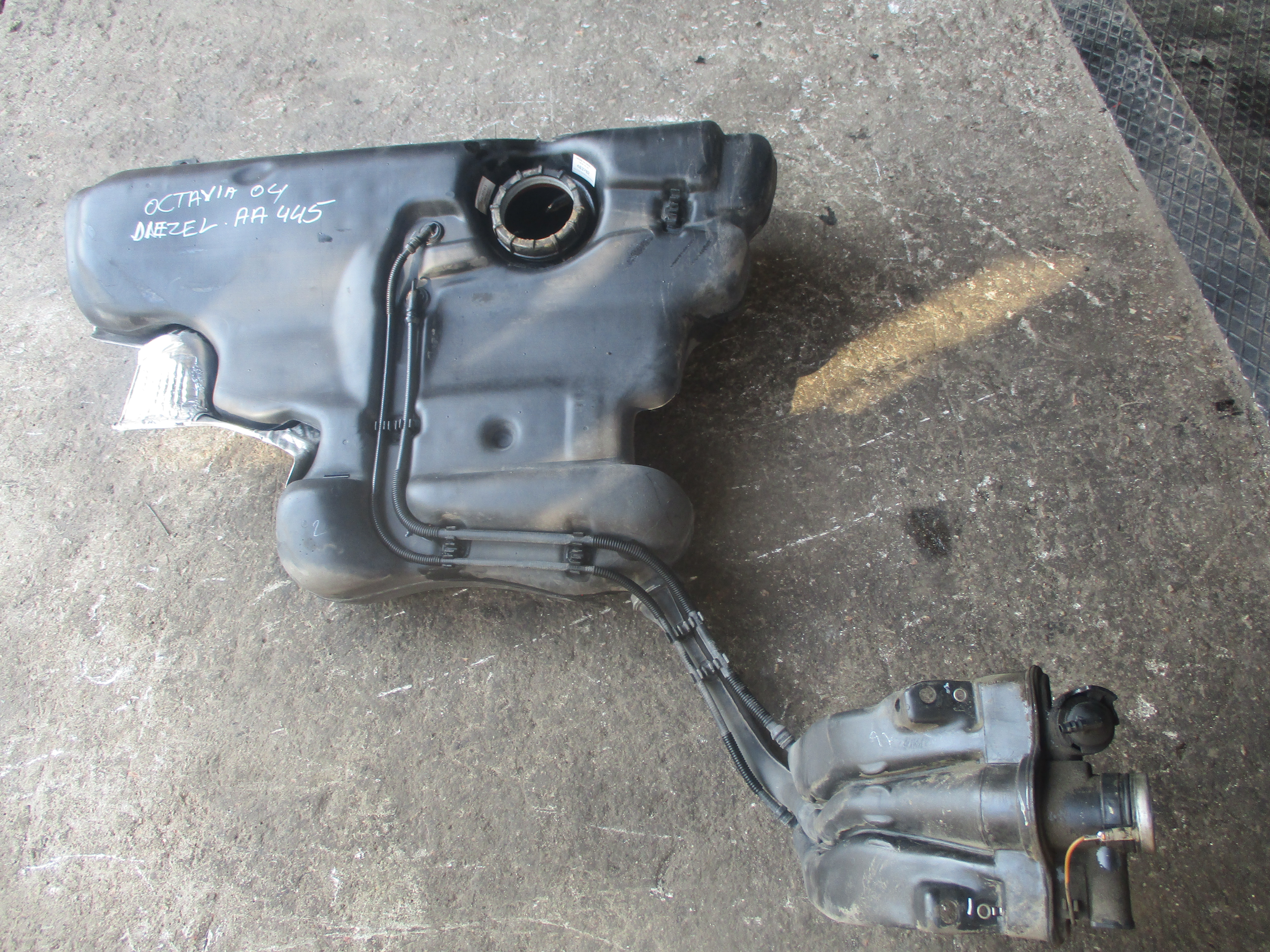 Ρεζερβουάρ Skoda Octavia ’04 Προσφορά!