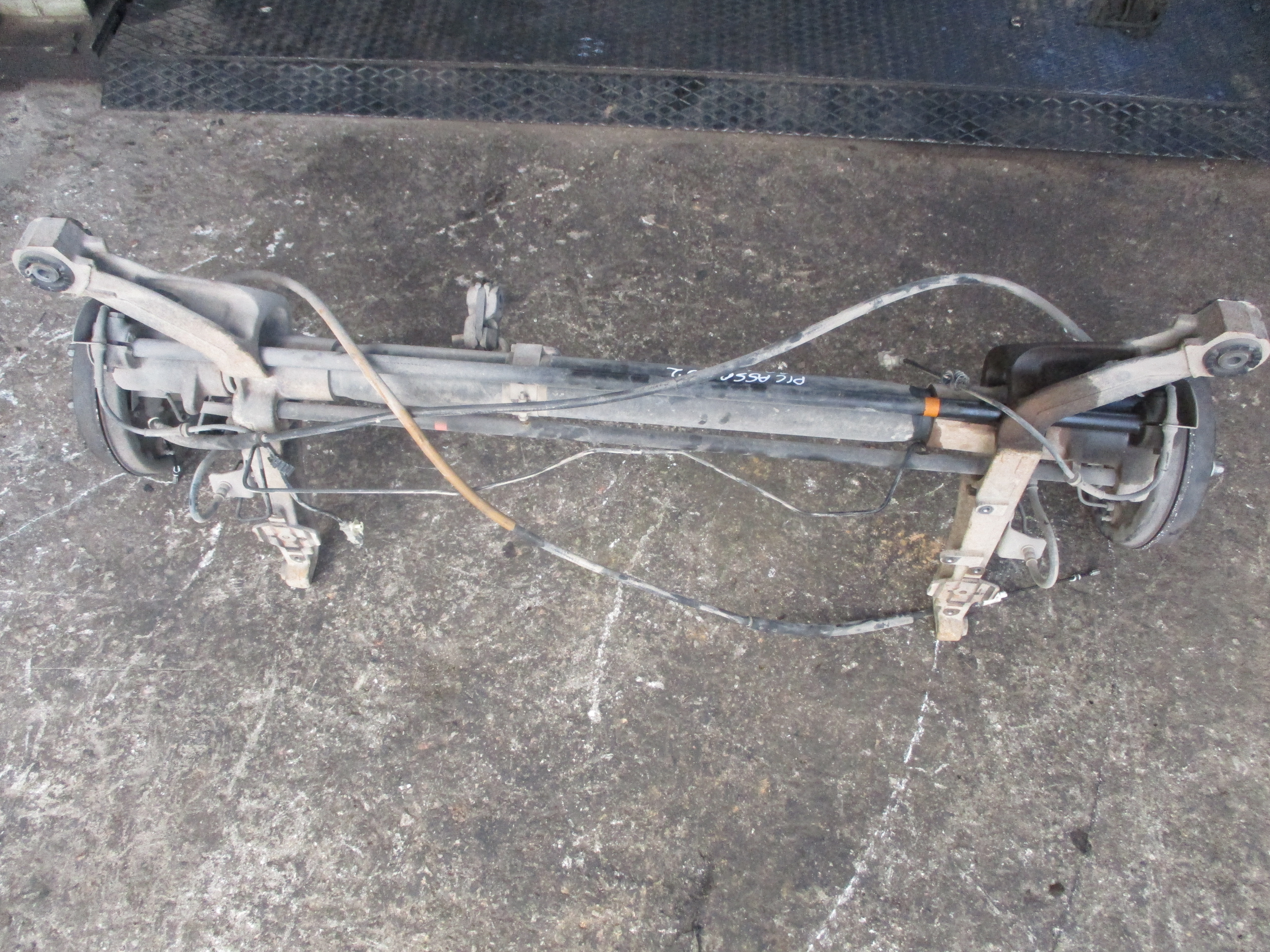 Άξονας Πίσω Κομπλέ με Ταμπούρα Citroen Xsara Picasso ’01 Προσφορά.