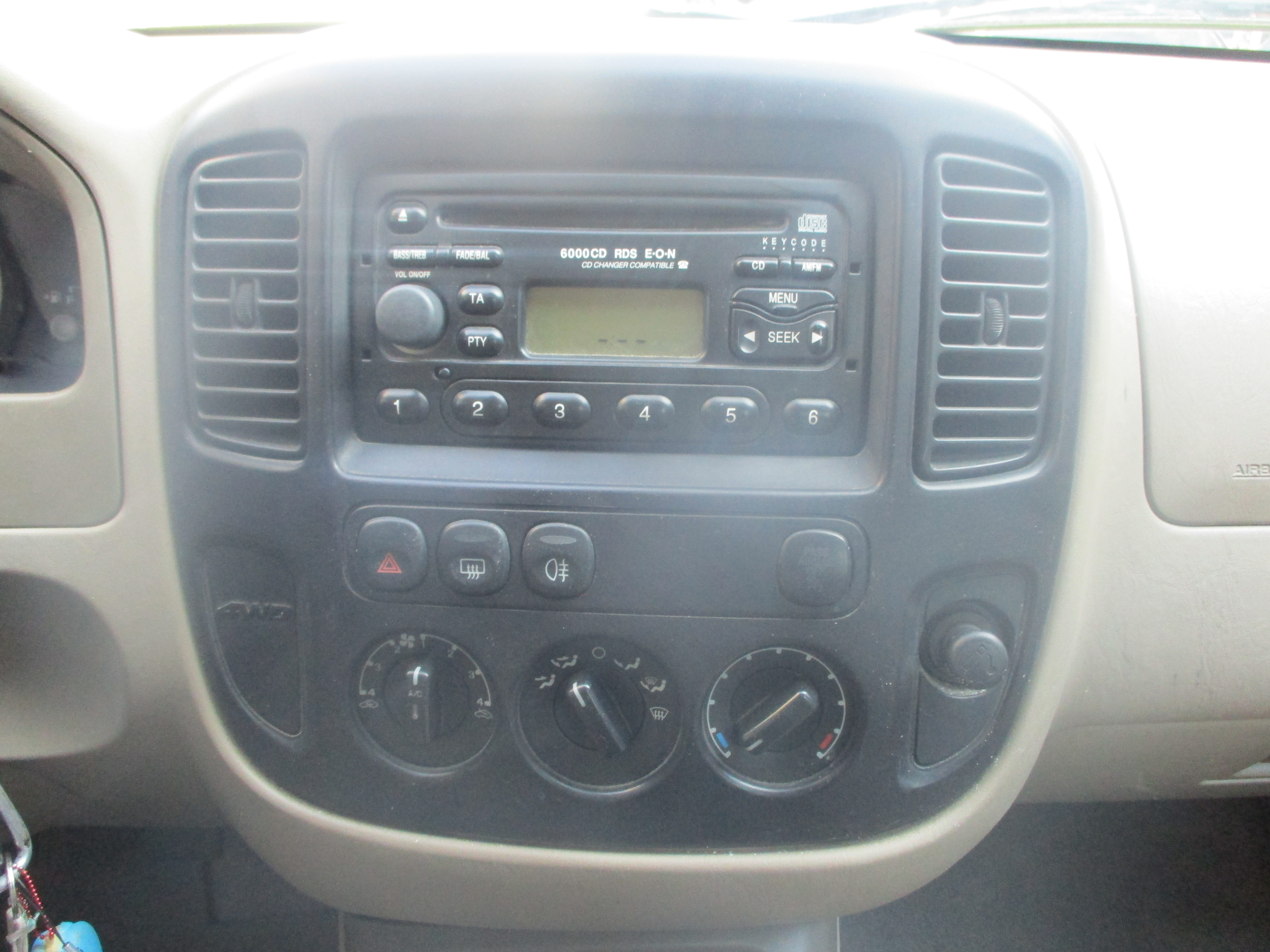 Χειριστήρια Καλοριφέρ Ford Maverick ’05 Προσφορά.
