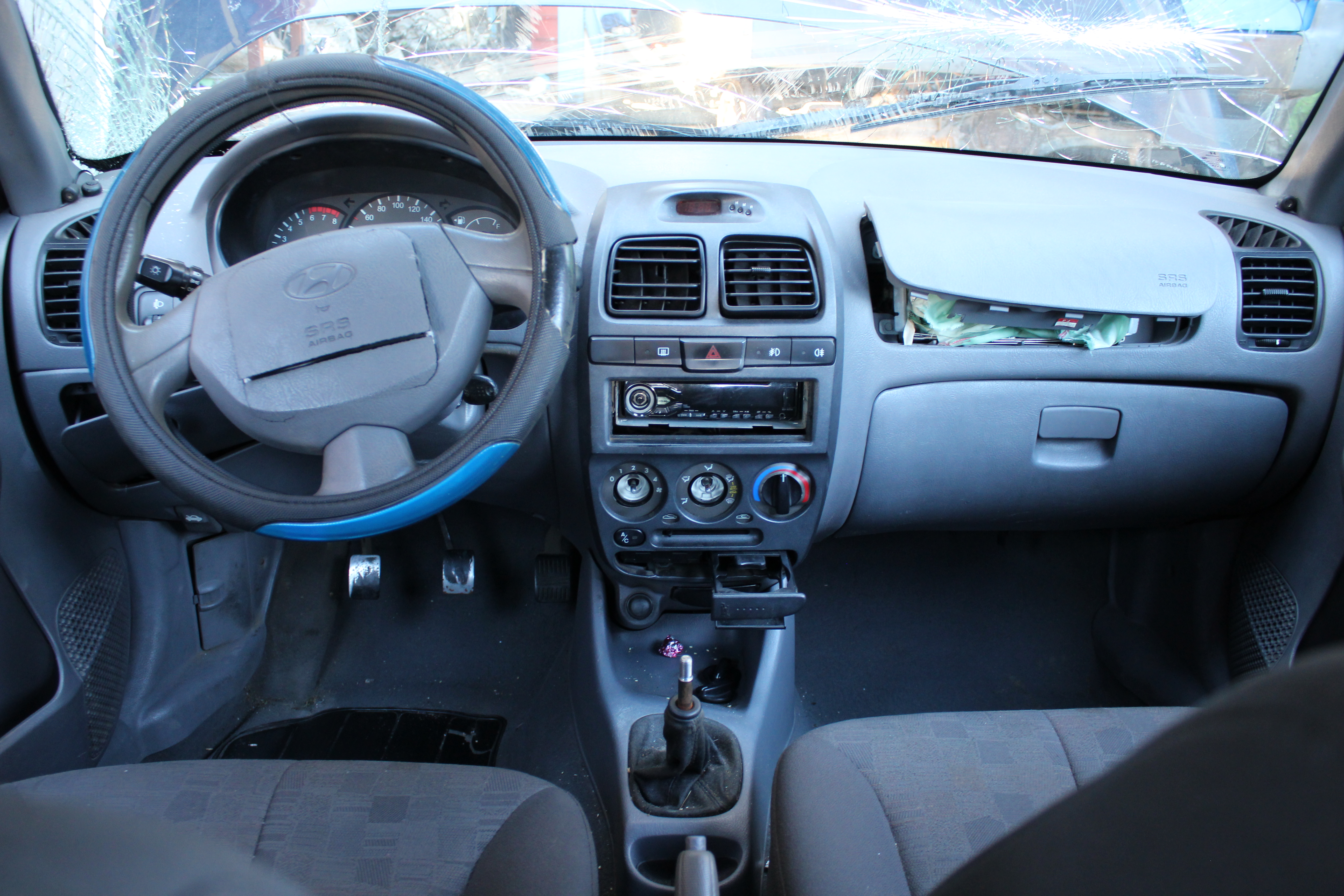 Λεβιές Ταχυτήτων Hyundai Accent ’03 Προσφορά.