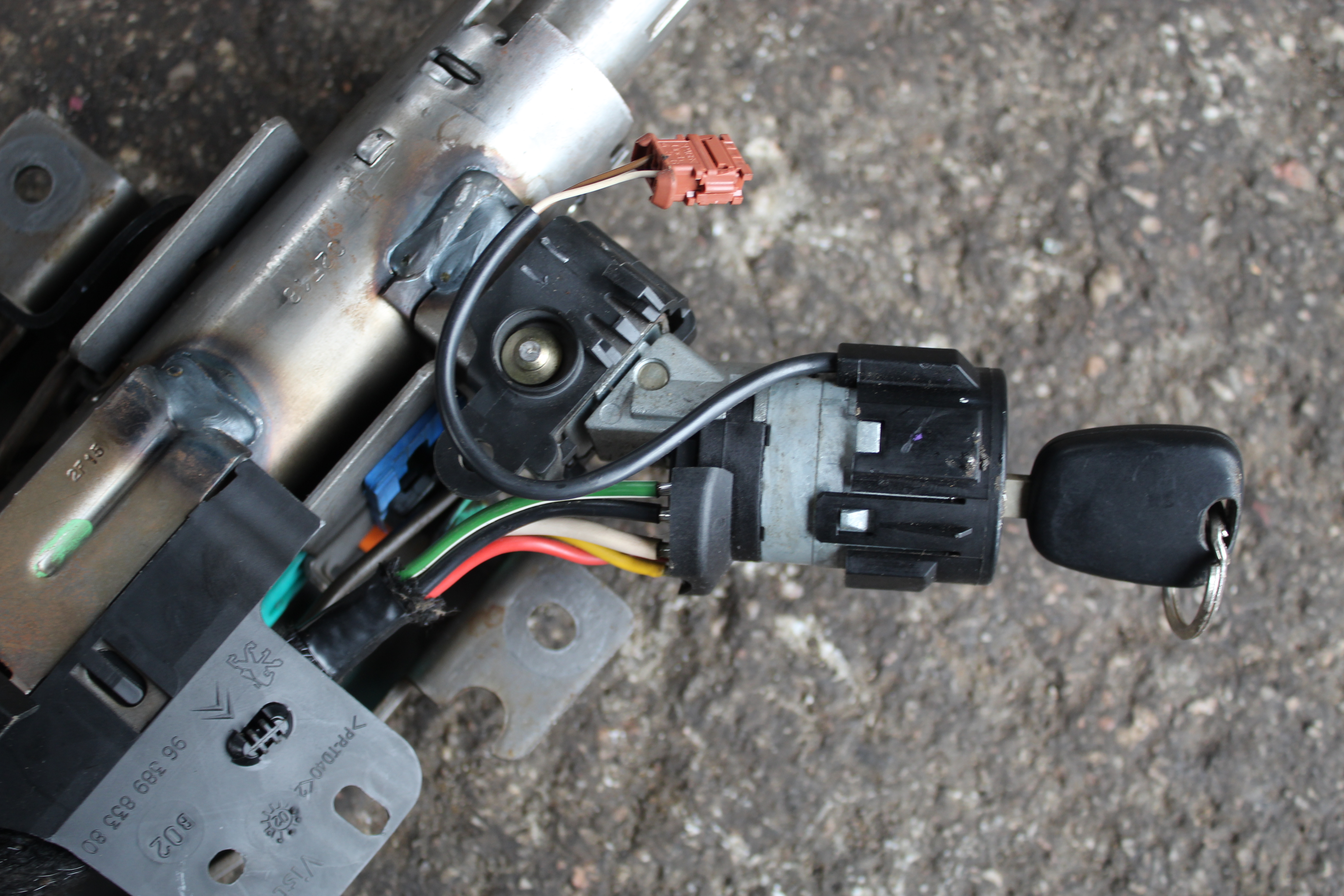 Κλειδαριά Μίζας Peugeot 307 ’02 Προσφορά.