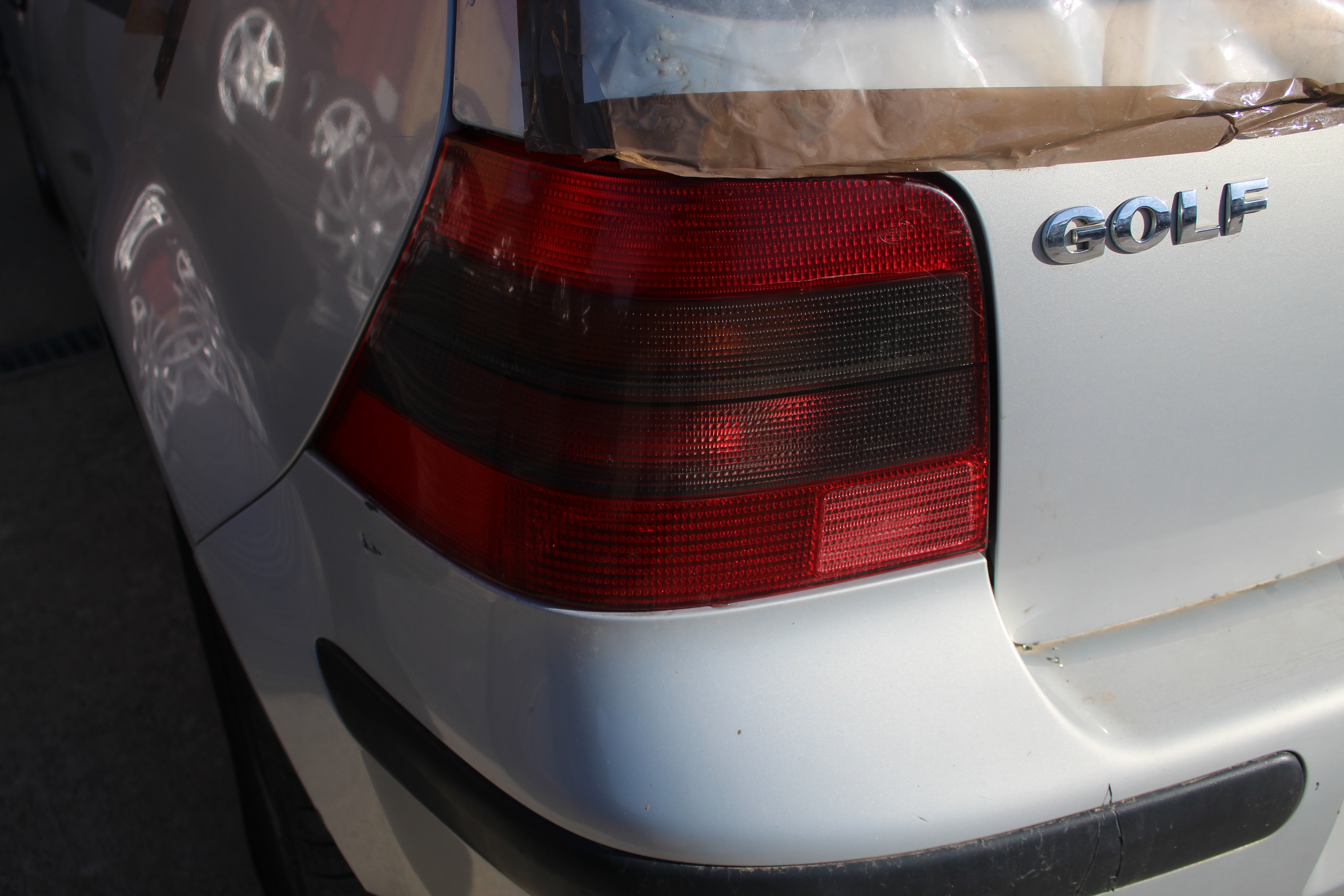 Φανάρια Πίσω VW Golf ’02 Προσφορά.